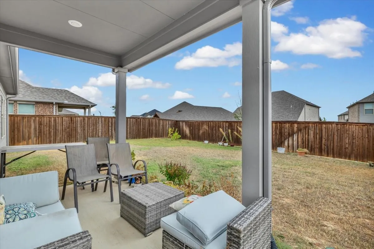 Single Family Residence For Rent in Tarrant County , 5665 Castle Peak Bend, Fort Worth, Texas 76126, 5 Bedroom, 3 Bathroom, 2 Garage spaces, 3,060 Sqft, built in 2022, mls#21401373, Real Estate Agent in Fort Worth, Homes For Rent in Tarrant county, Homes For Rent in Fort Worth, Realtor in Fort Worth Texas, Real Estate Brokerage Independent Realty Texas, Luminita Cordes Realtor