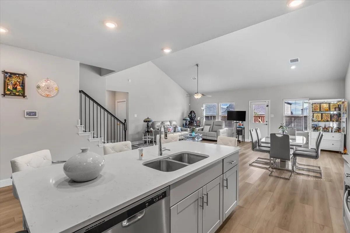 Single Family Residence For Rent in Tarrant County , 5665 Castle Peak Bend, Fort Worth, Texas 76126, 5 Bedroom, 3 Bathroom, 2 Garage spaces, 3,060 Sqft, built in 2022, mls#21401373, Real Estate Agent in Fort Worth, Homes For Rent in Tarrant county, Homes For Rent in Fort Worth, Realtor in Fort Worth Texas, Real Estate Brokerage Independent Realty Texas, Luminita Cordes Realtor