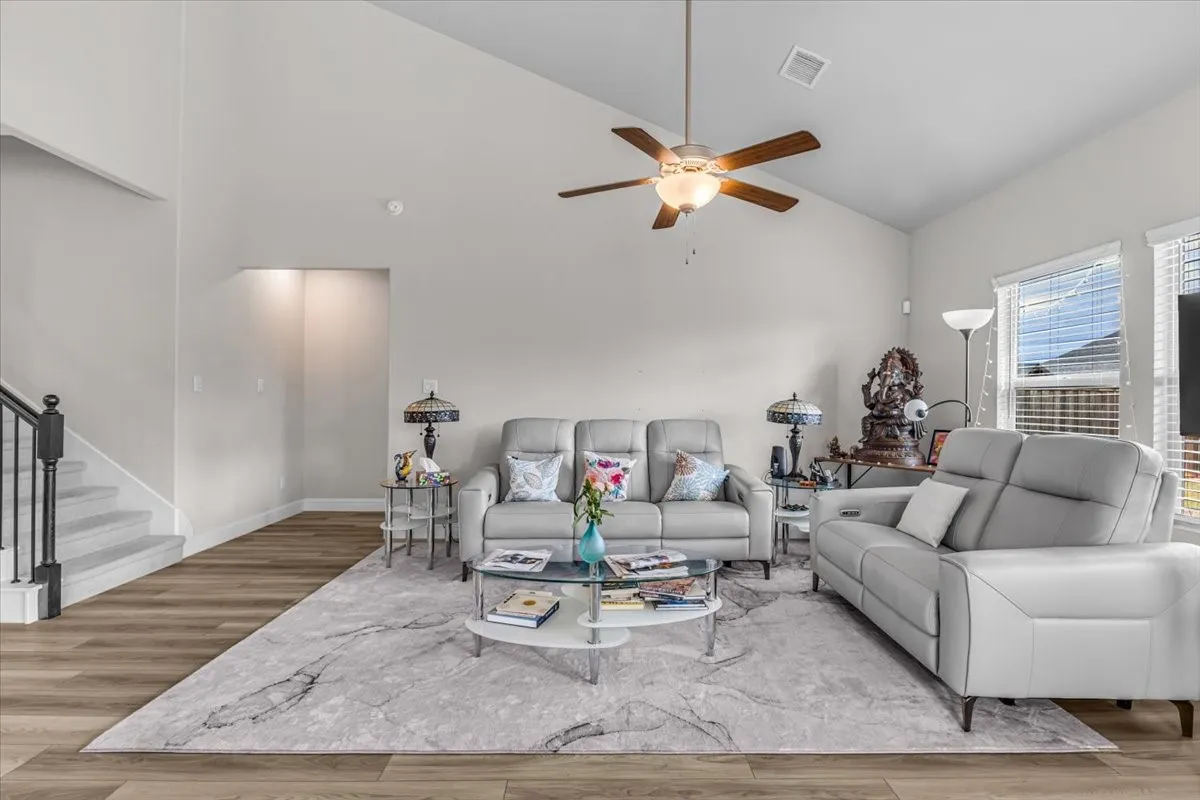 Single Family Residence For Rent in Tarrant County , 5665 Castle Peak Bend, Fort Worth, Texas 76126, 5 Bedroom, 3 Bathroom, 2 Garage spaces, 3,060 Sqft, built in 2022, mls#21401373, Real Estate Agent in Fort Worth, Homes For Rent in Tarrant county, Homes For Rent in Fort Worth, Realtor in Fort Worth Texas, Real Estate Brokerage Independent Realty Texas, Luminita Cordes Realtor