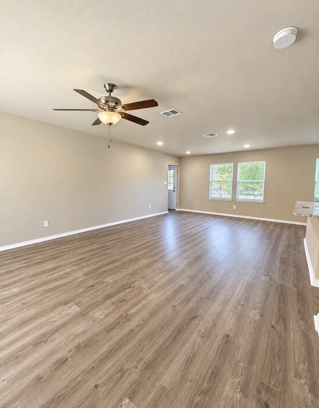 Single Family Residence For Rent in Tarrant County , 4729 Leonard Street, Forest Hill, Texas 76119, 3 Bedroom, 2 Bathroom, 1 Garage spaces, 1,338 Sqft, built in 1962, mls#21403314, Real Estate Agent in Forest Hill, Homes For Rent in Tarrant county, Homes For Rent in Forest Hill, Realtor in Forest Hill Texas, Real Estate Brokerage Independent Realty Texas, Luminita Cordes Realtor