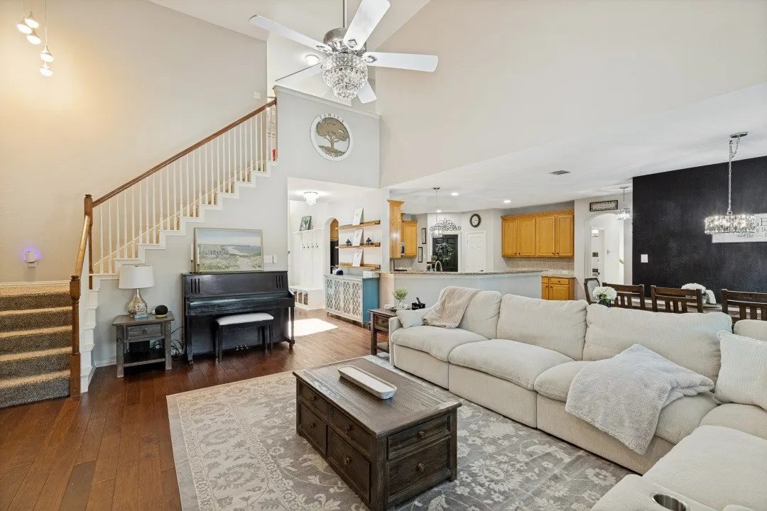 Single Family Residence For Sale in Collin County , 10422 Whispering Pines Drive, Frisco, Texas 75033, 4 Bedroom, 3 Bathroom, 3 Garage spaces, 3,102 Sqft, built in 2002, mls#21403316, Real Estate Agent in Frisco, Homes For Sale in Collin county, Homes For Sale in Frisco, Realtor in Frisco Texas, Real Estate Brokerage Independent Realty Texas, Luminita Cordes Realtor