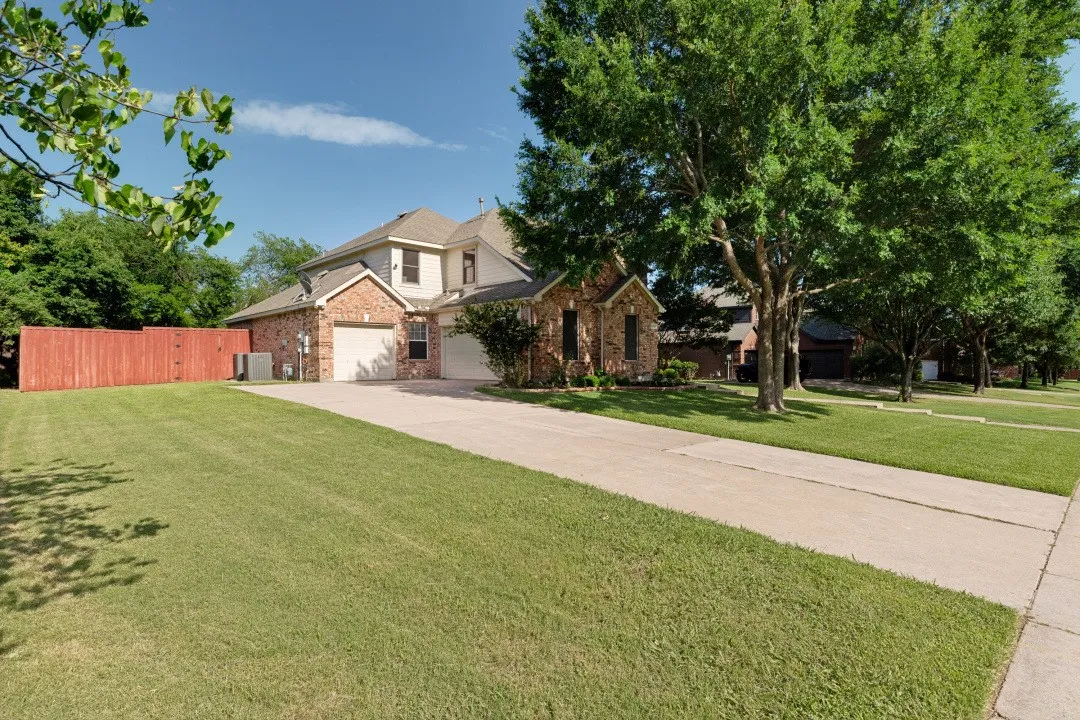 Single Family Residence For Sale in Collin County , 10422 Whispering Pines Drive, Frisco, Texas 75033, 4 Bedroom, 3 Bathroom, 3 Garage spaces, 3,102 Sqft, built in 2002, mls#21403316, Real Estate Agent in Frisco, Homes For Sale in Collin county, Homes For Sale in Frisco, Realtor in Frisco Texas, Real Estate Brokerage Independent Realty Texas, Luminita Cordes Realtor