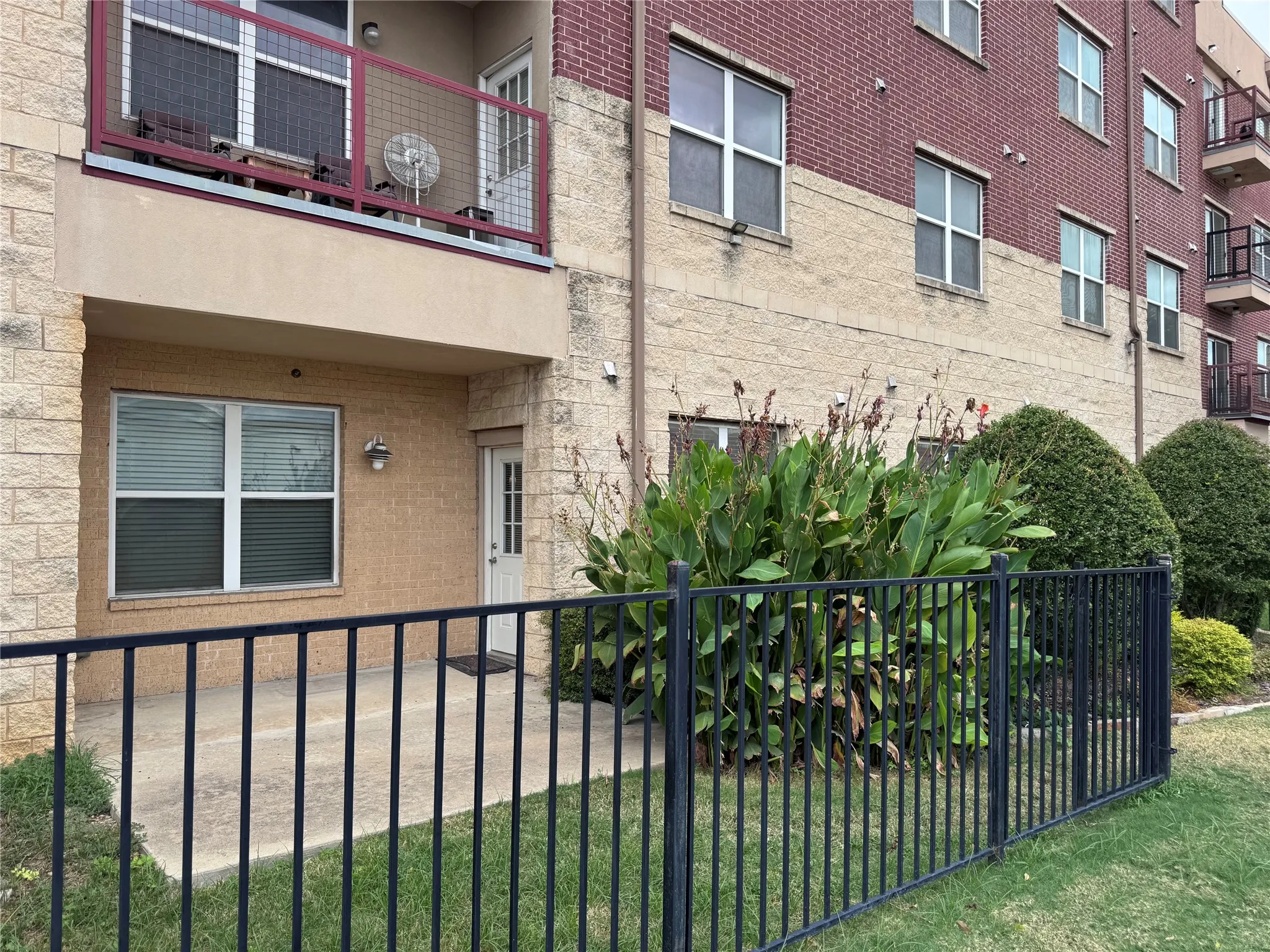 Condominium For Sale in Dallas County , 1100 W Trinity Mills Road 1015, Carrollton, Texas 75006, 2 Bedroom, 2 Bathroom, Garage spaces, 1,295 Sqft, built in 2012, mls#21402672, Real Estate Agent in Carrollton, Homes For Sale in Dallas county, Homes For Sale in Carrollton, Realtor in Carrollton Texas, Real Estate Brokerage Independent Realty Texas, Luminita Cordes Realtor