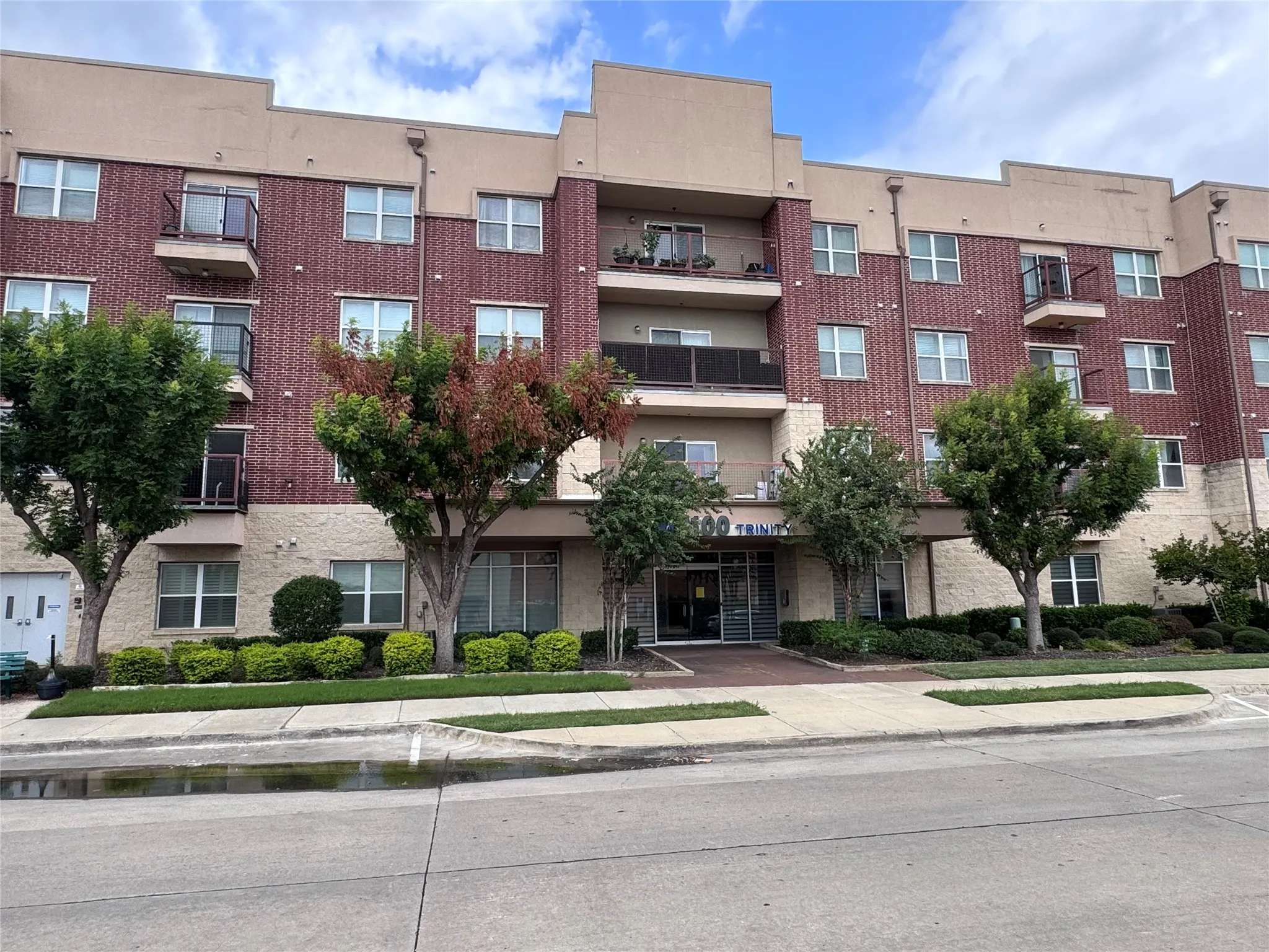 Condominium For Sale in Dallas County , 1100 W Trinity Mills Road 1015, Carrollton, Texas 75006, 2 Bedroom, 2 Bathroom, Garage spaces, 1,295 Sqft, built in 2012, mls#21402672, Real Estate Agent in Carrollton, Homes For Sale in Dallas county, Homes For Sale in Carrollton, Realtor in Carrollton Texas, Real Estate Brokerage Independent Realty Texas, Luminita Cordes Realtor