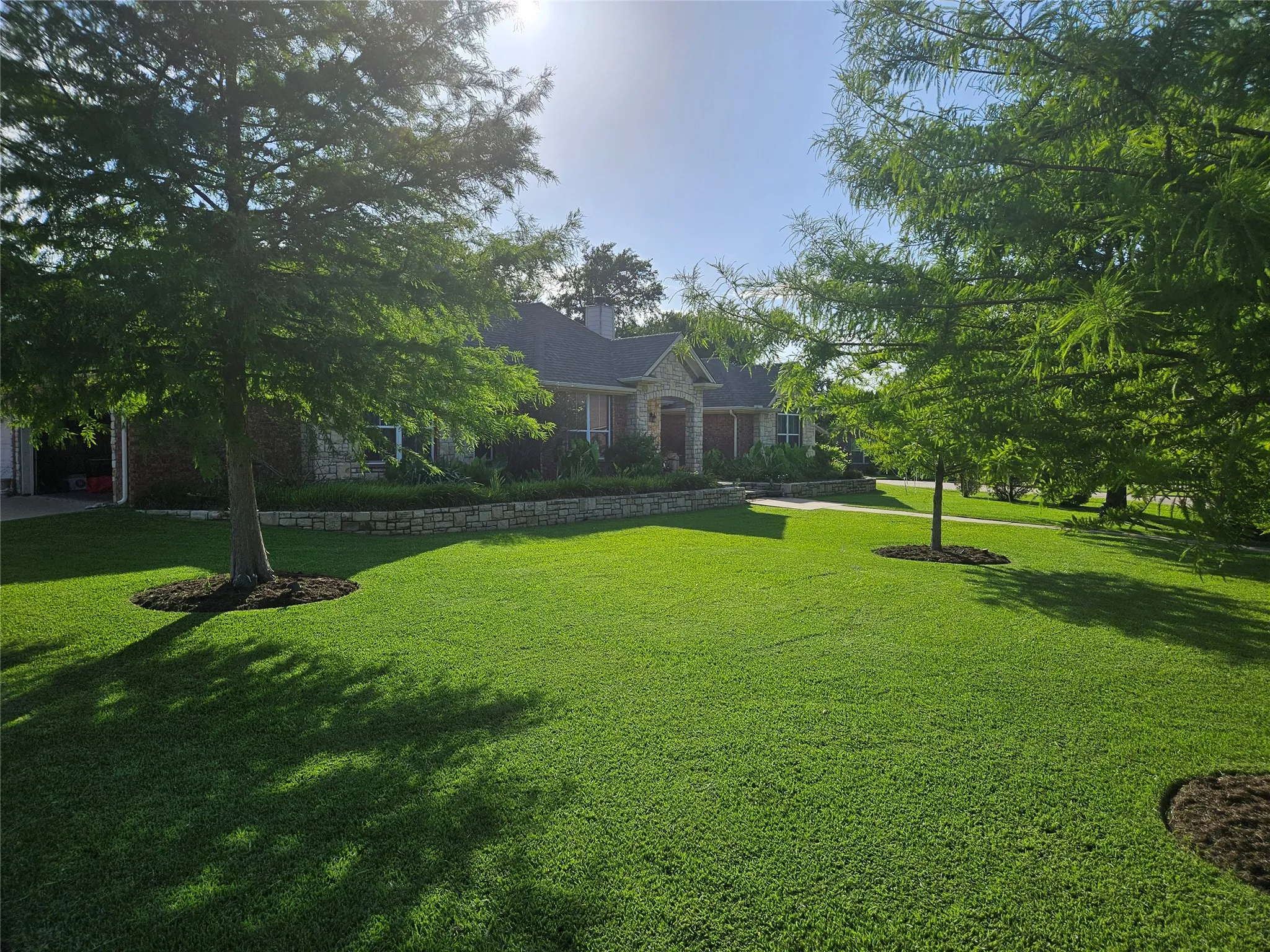 Single Family Residence For Sale in Somervell County , 103 Heritage Place, Glen Rose, Texas 76043, 3 Bedroom, 3 Bathroom, 2 Garage spaces, 2,272 Sqft, built in 2005, mls#21403325, Real Estate Agent in Glen Rose, Homes For Sale in Somervell county, Homes For Sale in Glen Rose, Realtor in Glen Rose Texas, Real Estate Brokerage Independent Realty Texas, Luminita Cordes Realtor