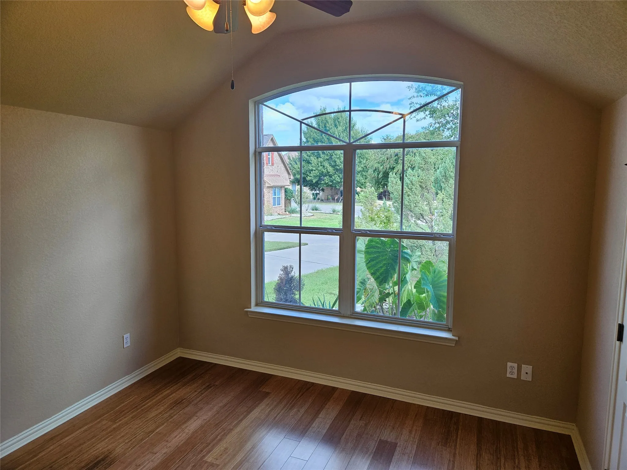 Custom Ceiling in Secondary Bedroom