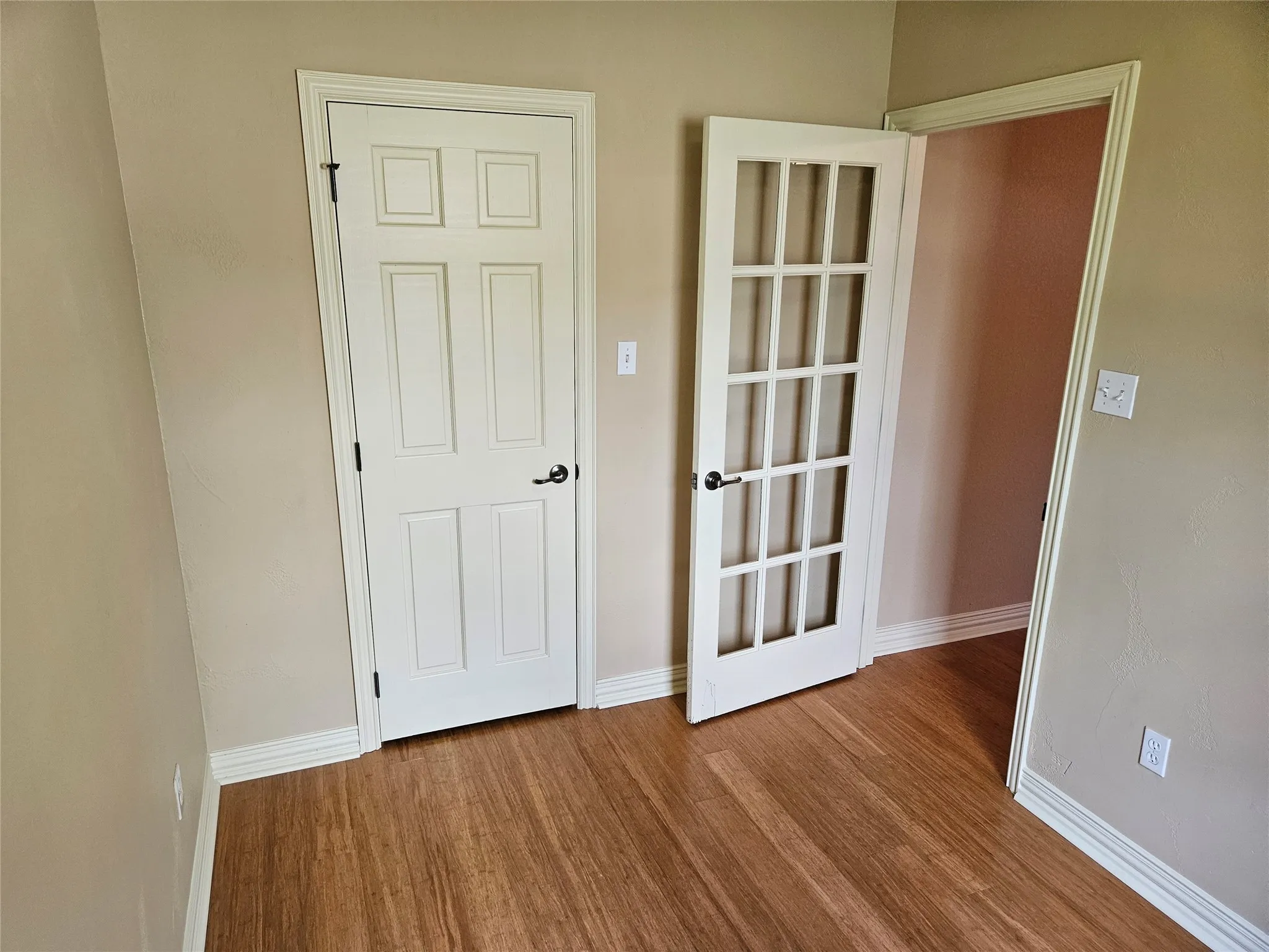 Single Family Residence For Sale in Somervell County , 103 Heritage Place, Glen Rose, Texas 76043, 3 Bedroom, 3 Bathroom, 2 Garage spaces, 2,272 Sqft, built in 2005, mls#21403325, Real Estate Agent in Glen Rose, Homes For Sale in Somervell county, Homes For Sale in Glen Rose, Realtor in Glen Rose Texas, Real Estate Brokerage Independent Realty Texas, Luminita Cordes Realtor