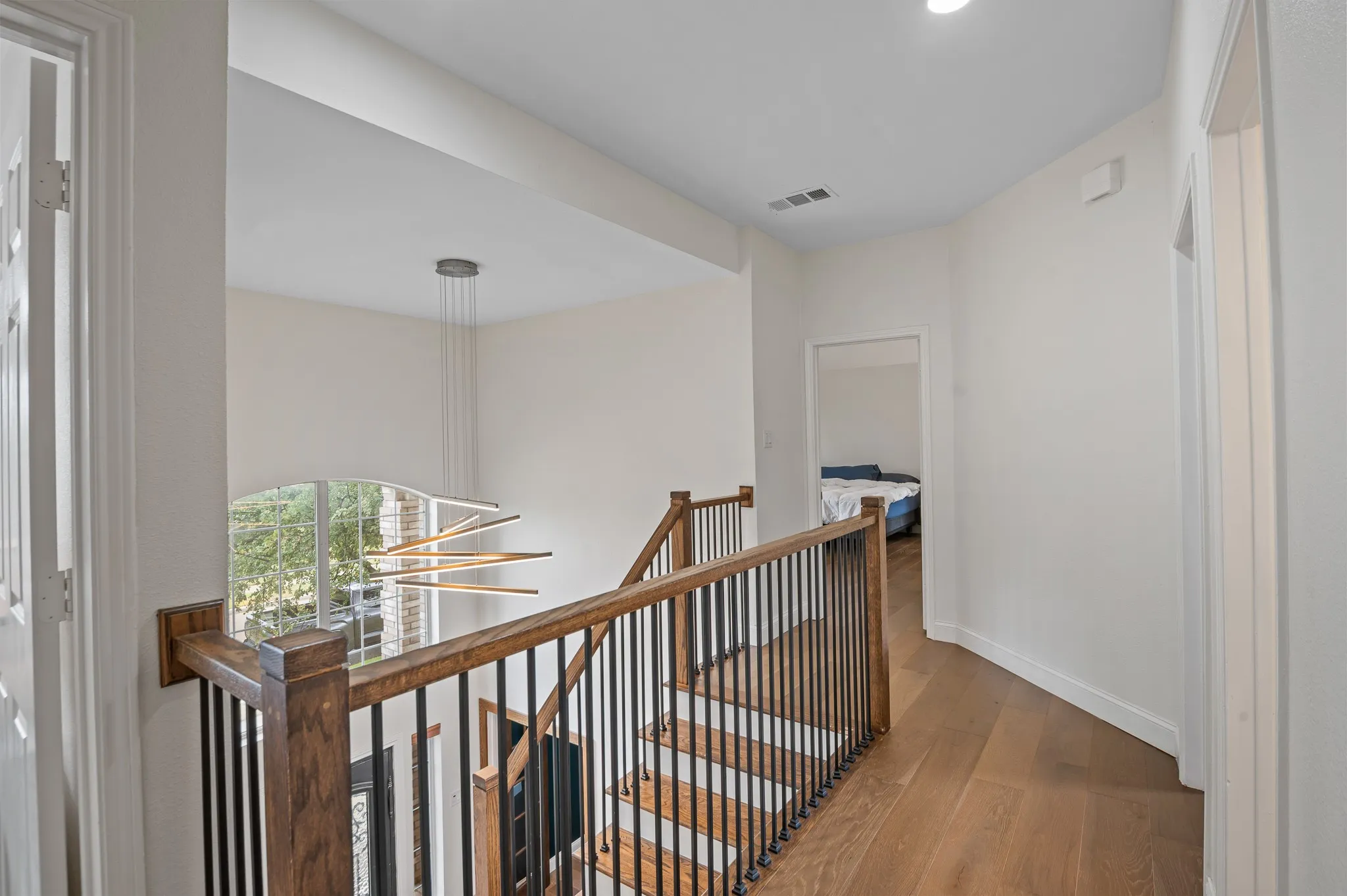 Single Family Residence For Sale in Collin County , 1314 Kenshire Court, Allen, Texas 75013, 5 Bedroom, 3 Bathroom, 2 Garage spaces, 2,364 Sqft, built in 1998, mls#21402810, Real Estate Agent in Allen, Homes For Sale in Collin county, Homes For Sale in Allen, Realtor in Allen Texas, Real Estate Brokerage Independent Realty Texas, Luminita Cordes Realtor