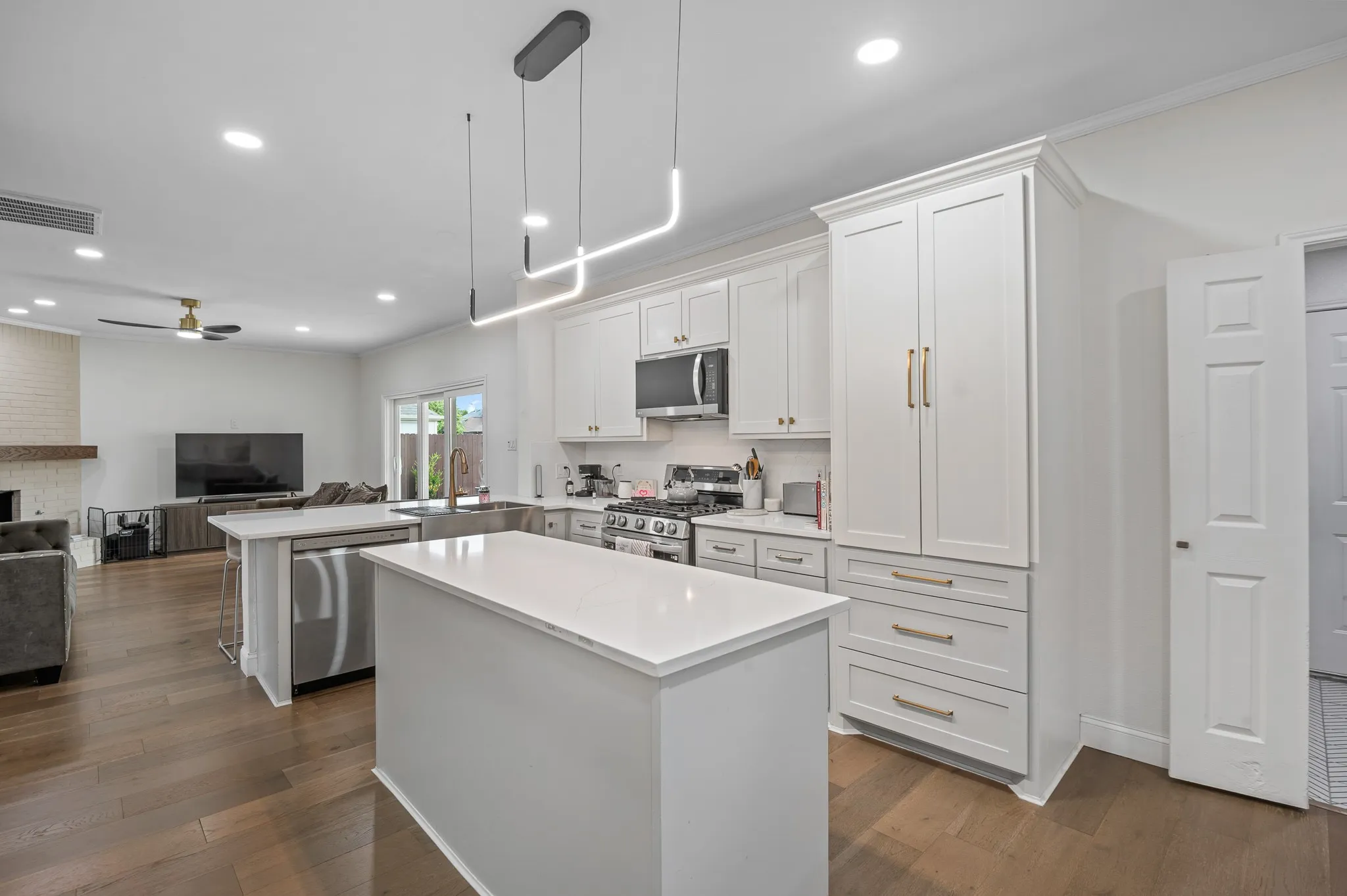 Single Family Residence For Sale in Collin County , 1314 Kenshire Court, Allen, Texas 75013, 5 Bedroom, 3 Bathroom, 2 Garage spaces, 2,364 Sqft, built in 1998, mls#21402810, Real Estate Agent in Allen, Homes For Sale in Collin county, Homes For Sale in Allen, Realtor in Allen Texas, Real Estate Brokerage Independent Realty Texas, Luminita Cordes Realtor