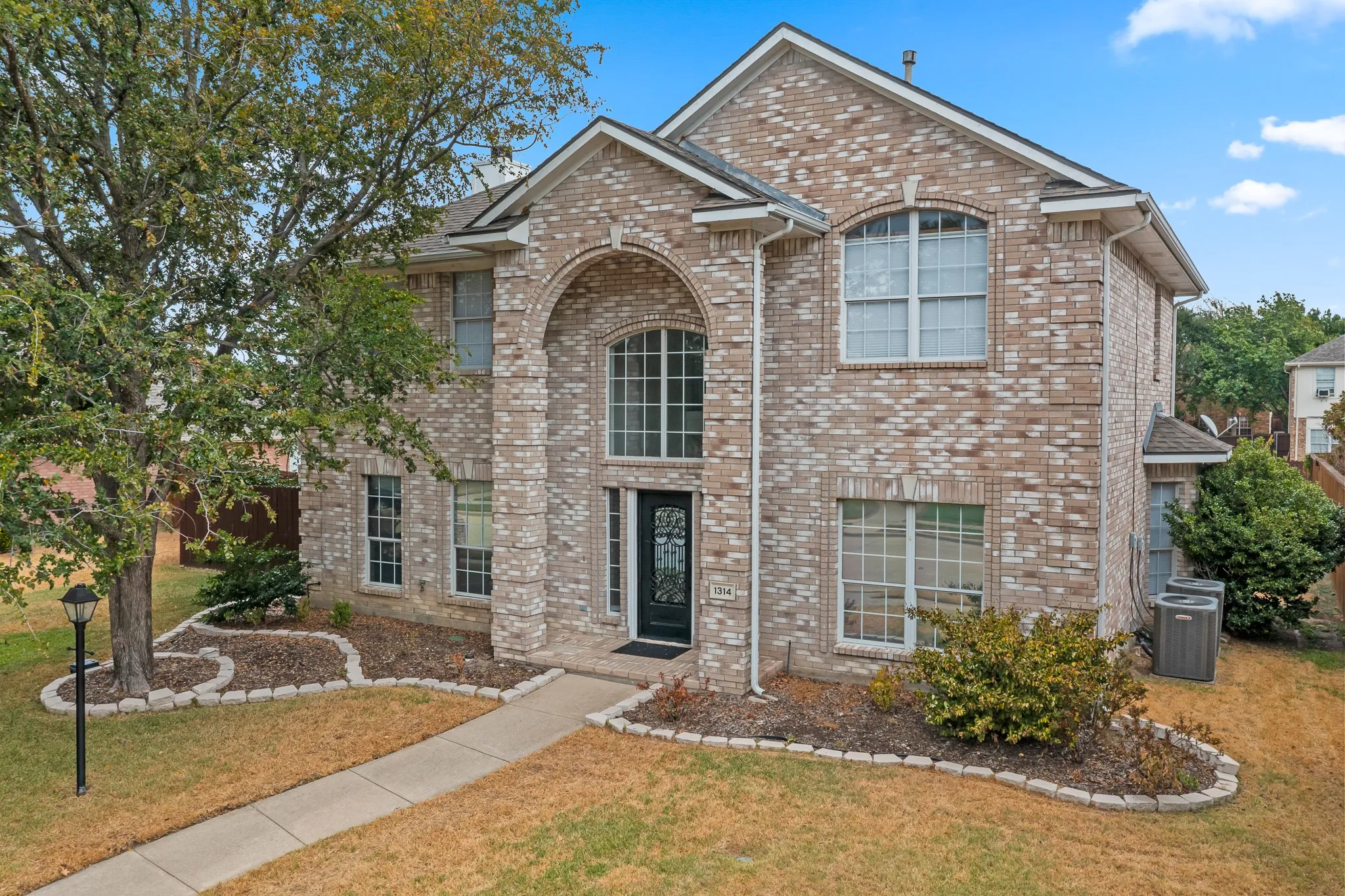 Single Family Residence For Sale in Collin County , 1314 Kenshire Court, Allen, Texas 75013, 5 Bedroom, 3 Bathroom, 2 Garage spaces, 2,364 Sqft, built in 1998, mls#21402810, Real Estate Agent in Allen, Homes For Sale in Collin county, Homes For Sale in Allen, Realtor in Allen Texas, Real Estate Brokerage Independent Realty Texas, Luminita Cordes Realtor