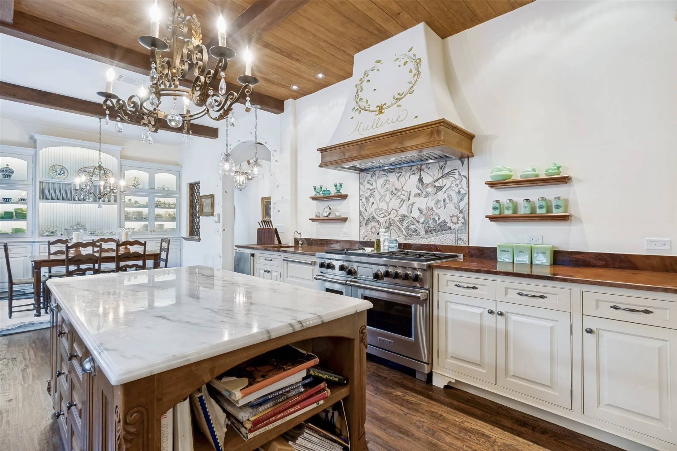 Single Family Residence For Sale in Dallas County , 4327 Irving Avenue, Dallas, Texas 75219, 4 Bedroom, 5 Bathroom, 2 Garage spaces, 4,902 Sqft, built in 2014, mls#21400378, Real Estate Agent in Dallas, Homes For Sale in Dallas county, Homes For Sale in Dallas, Realtor in Dallas Texas, Real Estate Brokerage Independent Realty Texas, Luminita Cordes Realtor