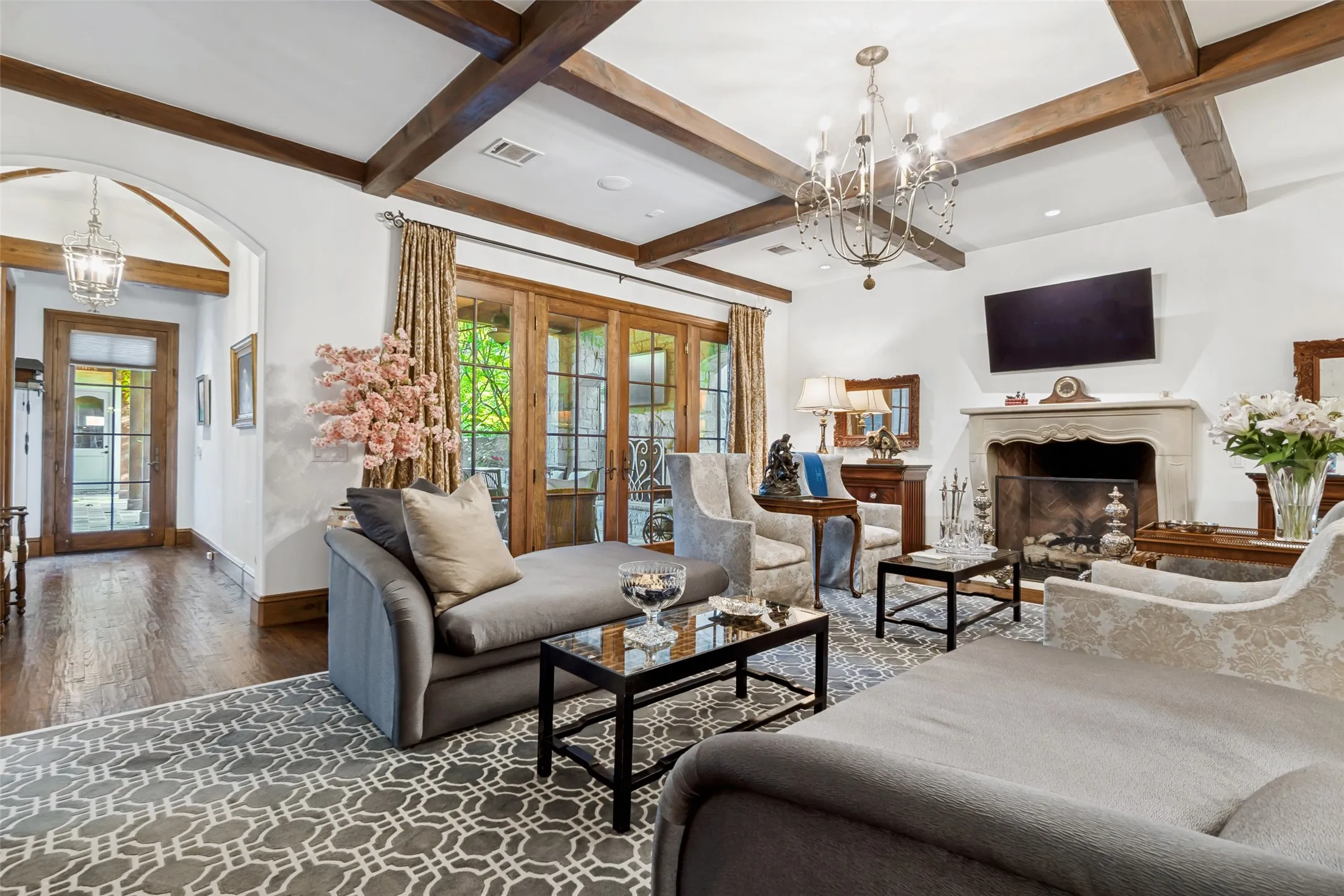 Single Family Residence For Sale in Dallas County , 4327 Irving Avenue, Dallas, Texas 75219, 4 Bedroom, 5 Bathroom, 2 Garage spaces, 4,902 Sqft, built in 2014, mls#21400378, Real Estate Agent in Dallas, Homes For Sale in Dallas county, Homes For Sale in Dallas, Realtor in Dallas Texas, Real Estate Brokerage Independent Realty Texas, Luminita Cordes Realtor