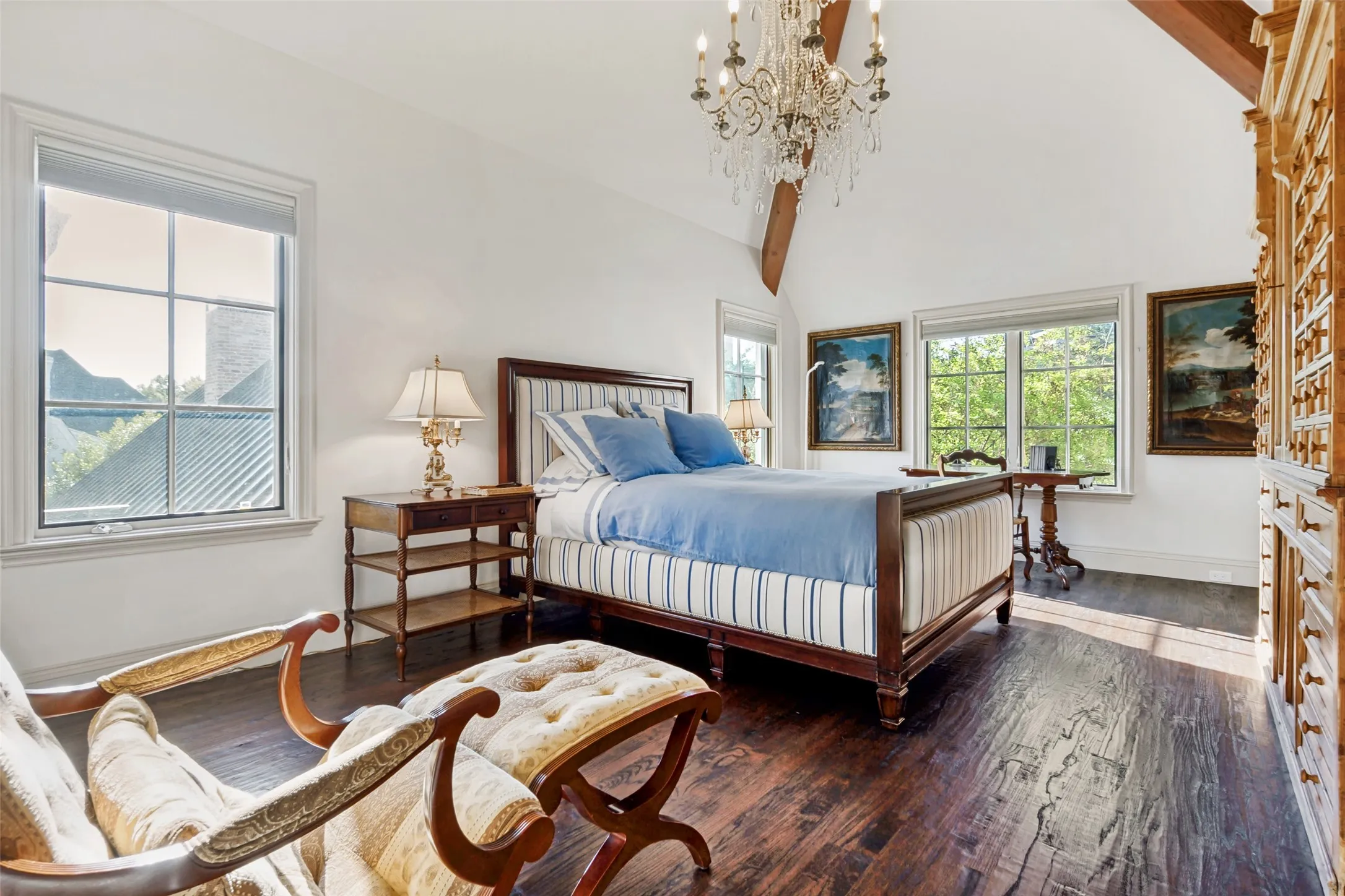 Single Family Residence For Sale in Dallas County , 4327 Irving Avenue, Dallas, Texas 75219, 4 Bedroom, 5 Bathroom, 2 Garage spaces, 4,902 Sqft, built in 2014, mls#21400378, Real Estate Agent in Dallas, Homes For Sale in Dallas county, Homes For Sale in Dallas, Realtor in Dallas Texas, Real Estate Brokerage Independent Realty Texas, Luminita Cordes Realtor