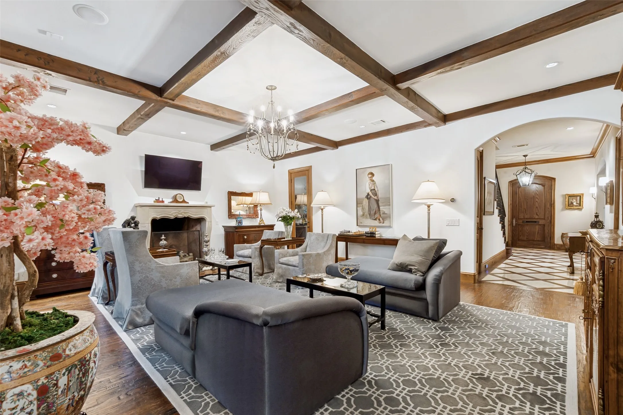 Single Family Residence For Sale in Dallas County , 4327 Irving Avenue, Dallas, Texas 75219, 4 Bedroom, 5 Bathroom, 2 Garage spaces, 4,902 Sqft, built in 2014, mls#21400378, Real Estate Agent in Dallas, Homes For Sale in Dallas county, Homes For Sale in Dallas, Realtor in Dallas Texas, Real Estate Brokerage Independent Realty Texas, Luminita Cordes Realtor