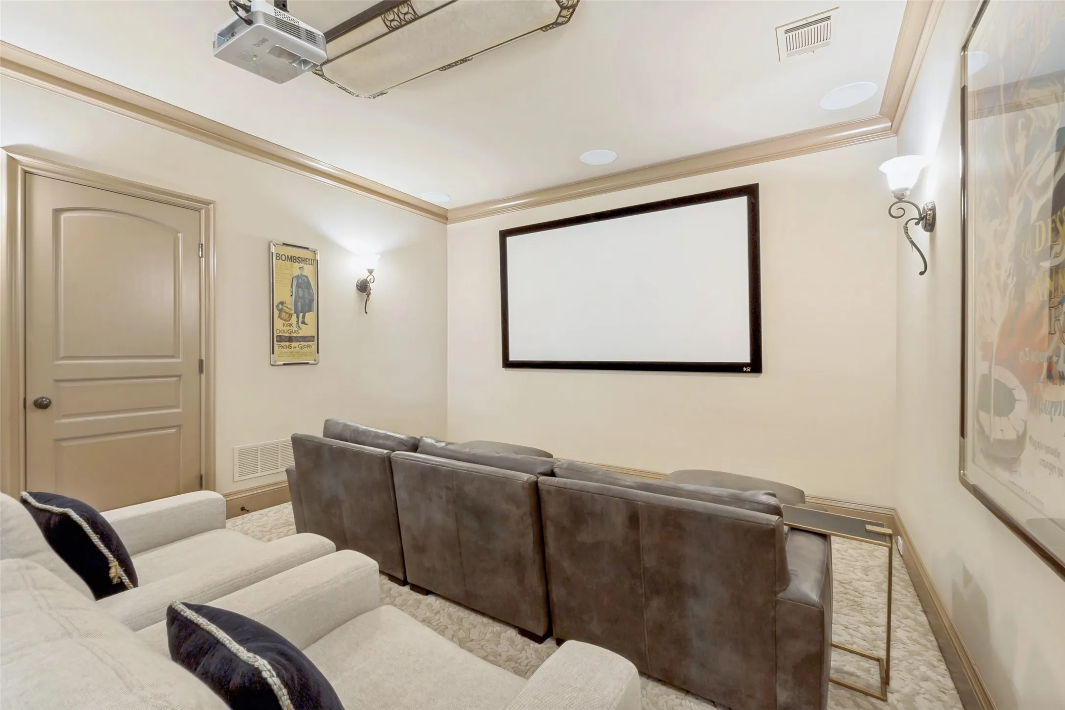 Single Family Residence For Sale in Dallas County , 4327 Irving Avenue, Dallas, Texas 75219, 4 Bedroom, 5 Bathroom, 2 Garage spaces, 4,902 Sqft, built in 2014, mls#21400378, Real Estate Agent in Dallas, Homes For Sale in Dallas county, Homes For Sale in Dallas, Realtor in Dallas Texas, Real Estate Brokerage Independent Realty Texas, Luminita Cordes Realtor