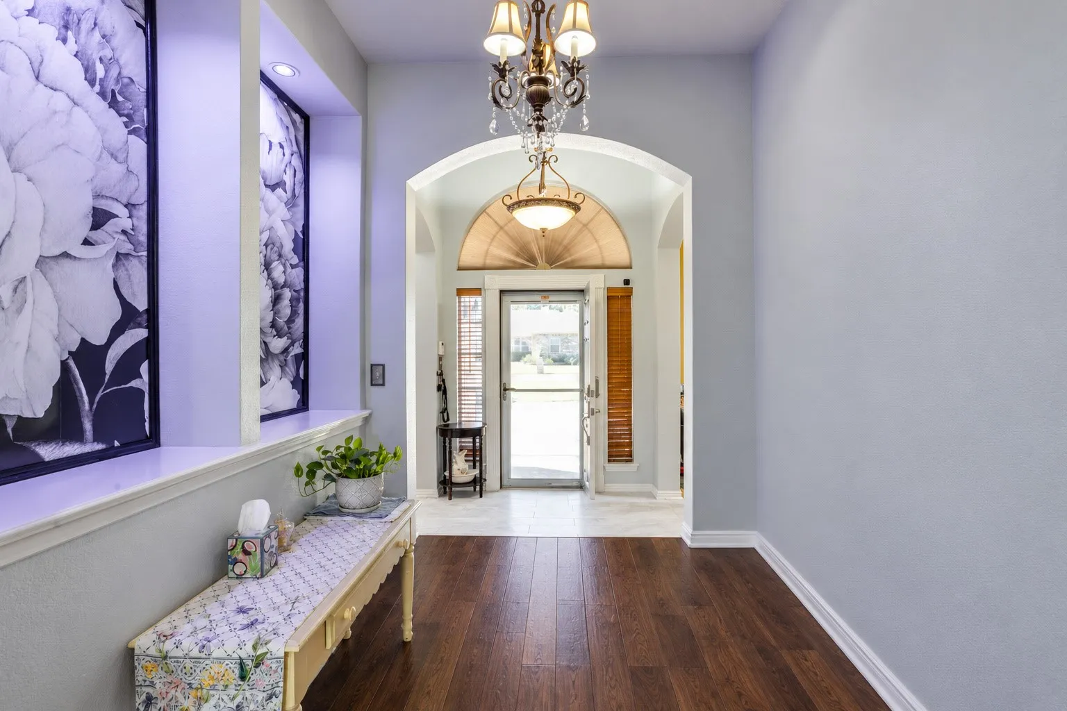 Single Family Residence For Sale in Denton County , 104 Olives Branch, Shady Shores, Texas 76208, 4 Bedroom, 3 Bathroom, 3 Garage spaces, 3,138 Sqft, built in 1999, mls#21403312, Real Estate Agent in Shady Shores, Homes For Sale in Denton county, Homes For Sale in Shady Shores, Realtor in Shady Shores Texas, Real Estate Brokerage Independent Realty Texas, Luminita Cordes Realtor