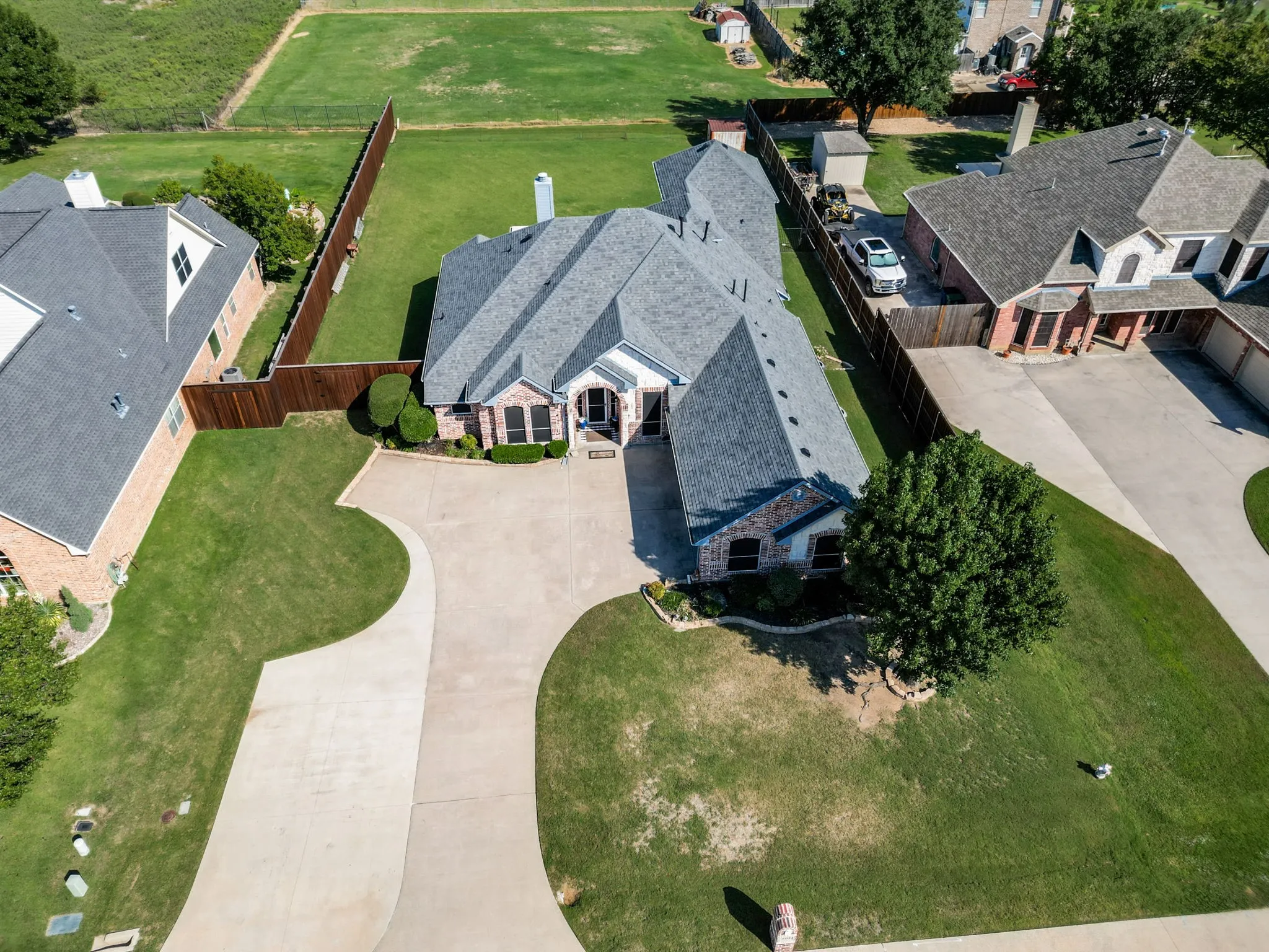 Single Family Residence For Sale in Denton County , 104 Olives Branch, Shady Shores, Texas 76208, 4 Bedroom, 3 Bathroom, 3 Garage spaces, 3,138 Sqft, built in 1999, mls#21403312, Real Estate Agent in Shady Shores, Homes For Sale in Denton county, Homes For Sale in Shady Shores, Realtor in Shady Shores Texas, Real Estate Brokerage Independent Realty Texas, Luminita Cordes Realtor