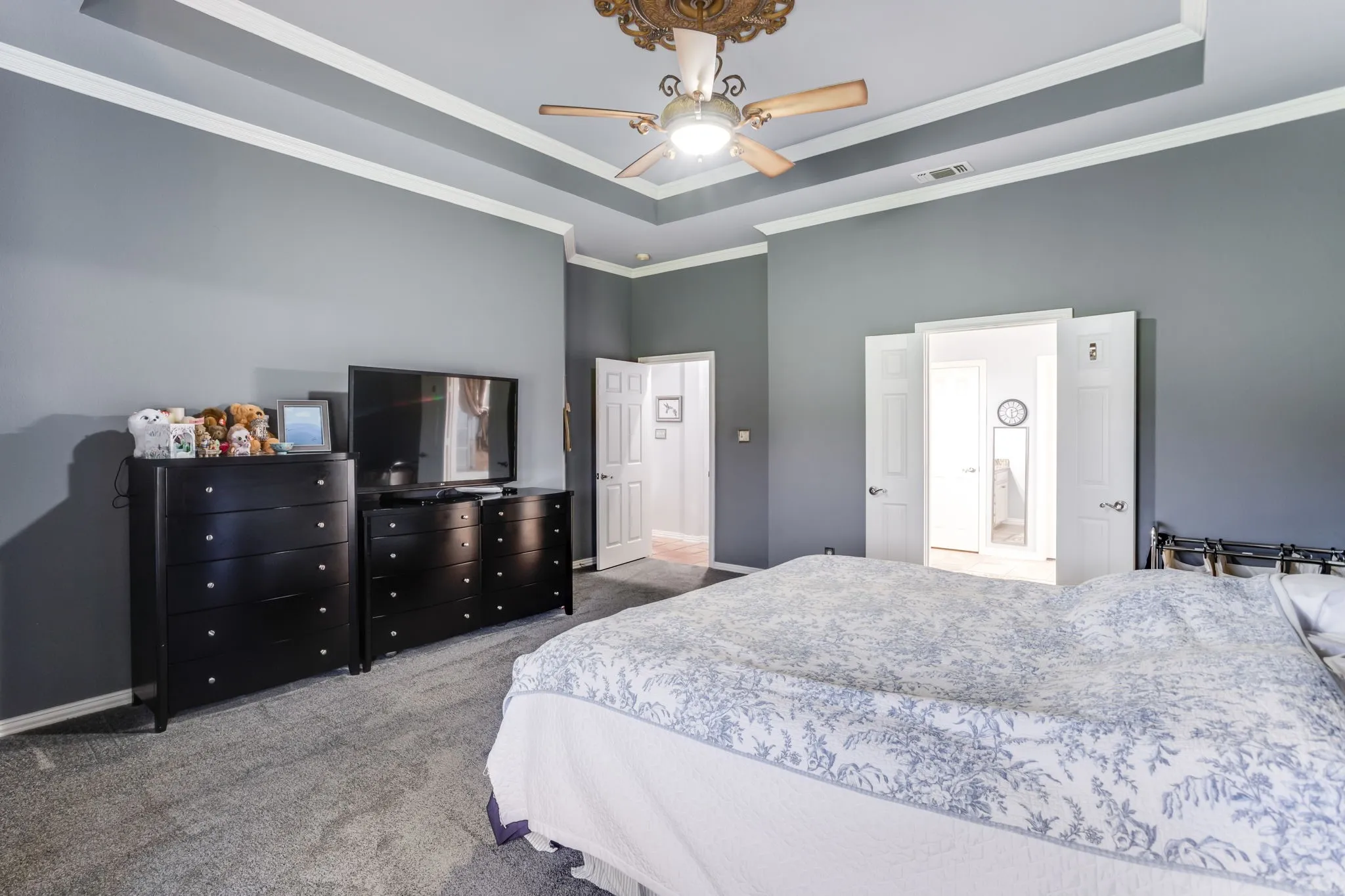 Single Family Residence For Sale in Denton County , 104 Olives Branch, Shady Shores, Texas 76208, 4 Bedroom, 3 Bathroom, 3 Garage spaces, 3,138 Sqft, built in 1999, mls#21403312, Real Estate Agent in Shady Shores, Homes For Sale in Denton county, Homes For Sale in Shady Shores, Realtor in Shady Shores Texas, Real Estate Brokerage Independent Realty Texas, Luminita Cordes Realtor