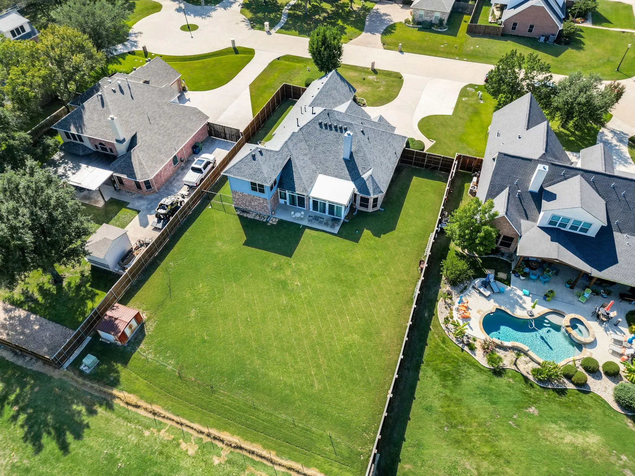 Single Family Residence For Sale in Denton County , 104 Olives Branch, Shady Shores, Texas 76208, 4 Bedroom, 3 Bathroom, 3 Garage spaces, 3,138 Sqft, built in 1999, mls#21403312, Real Estate Agent in Shady Shores, Homes For Sale in Denton county, Homes For Sale in Shady Shores, Realtor in Shady Shores Texas, Real Estate Brokerage Independent Realty Texas, Luminita Cordes Realtor