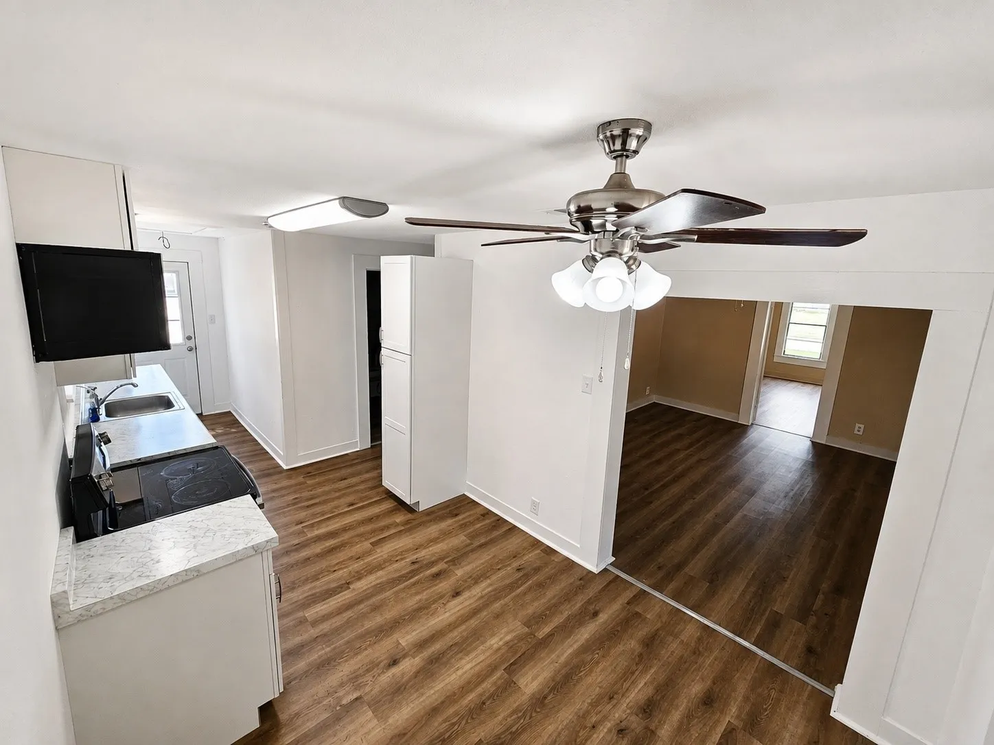 Single Family Residence For Rent in Franklin (TX) County , 122 Olive Street, Mount Vernon, Texas 75457, 2 Bedroom, 1 Bathroom, Garage spaces, 912 Sqft, built in 1960, mls#21403336, Real Estate Agent in Mount Vernon, Homes For Rent in Franklin (TX) county, Homes For Rent in Mount Vernon, Realtor in Mount Vernon Texas, Real Estate Brokerage Independent Realty Texas, Luminita Cordes Realtor