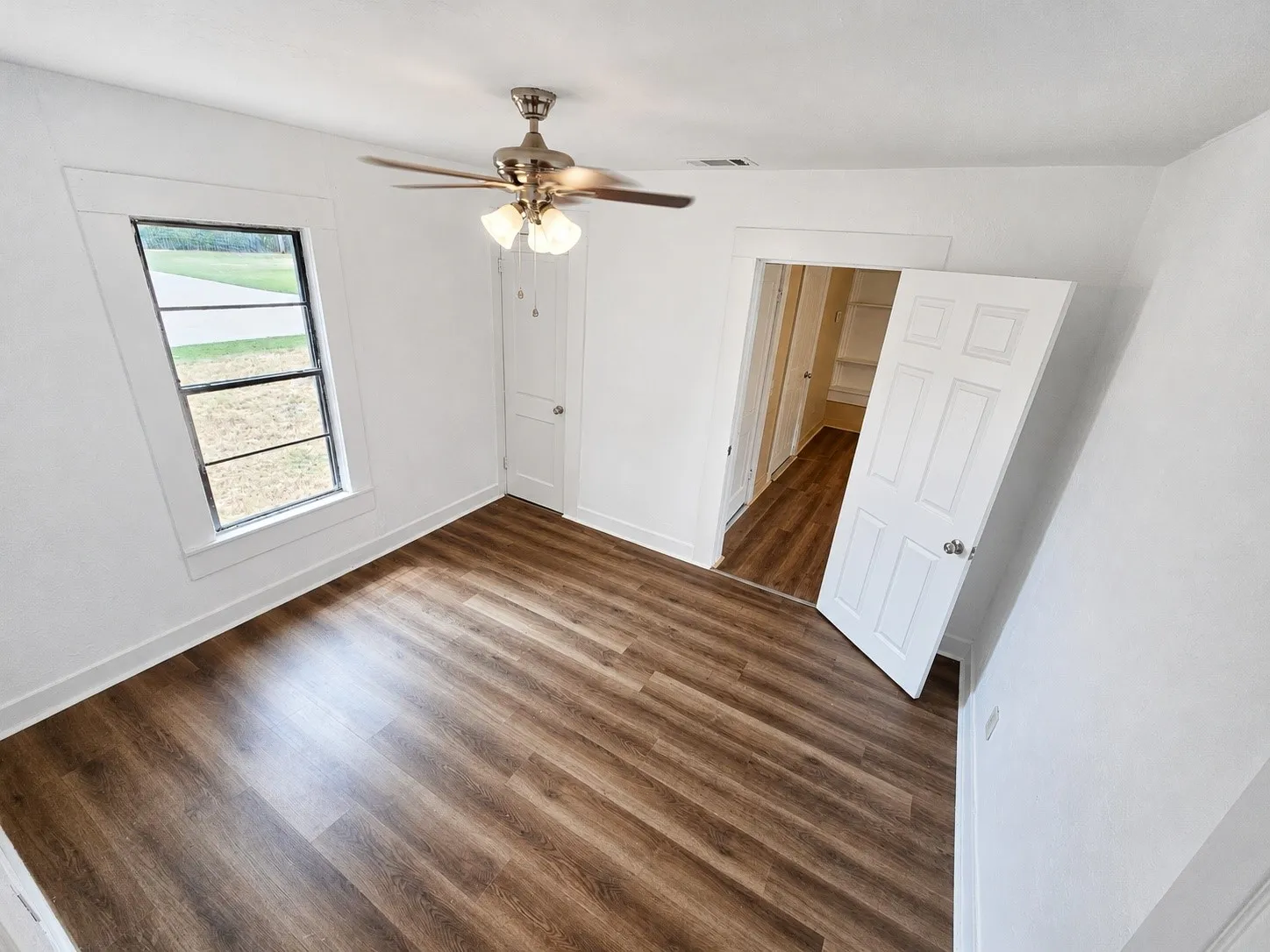 Single Family Residence For Rent in Franklin (TX) County , 122 Olive Street, Mount Vernon, Texas 75457, 2 Bedroom, 1 Bathroom, Garage spaces, 912 Sqft, built in 1960, mls#21403336, Real Estate Agent in Mount Vernon, Homes For Rent in Franklin (TX) county, Homes For Rent in Mount Vernon, Realtor in Mount Vernon Texas, Real Estate Brokerage Independent Realty Texas, Luminita Cordes Realtor
