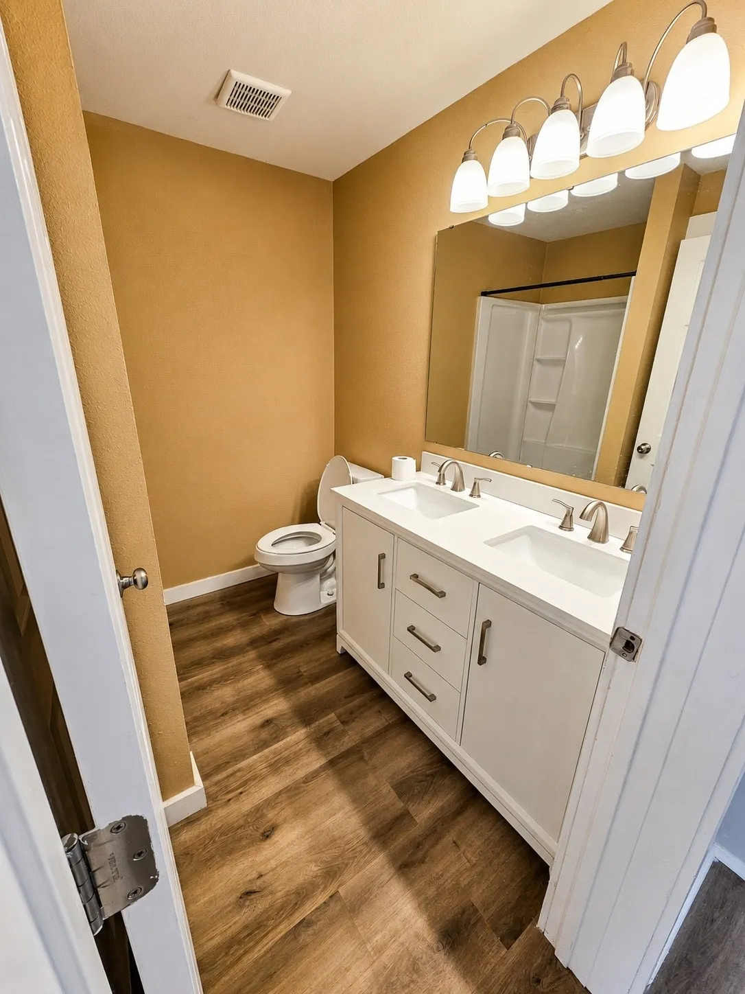 Single Family Residence For Rent in Franklin (TX) County , 122 Olive Street, Mount Vernon, Texas 75457, 2 Bedroom, 1 Bathroom, Garage spaces, 912 Sqft, built in 1960, mls#21403336, Real Estate Agent in Mount Vernon, Homes For Rent in Franklin (TX) county, Homes For Rent in Mount Vernon, Realtor in Mount Vernon Texas, Real Estate Brokerage Independent Realty Texas, Luminita Cordes Realtor