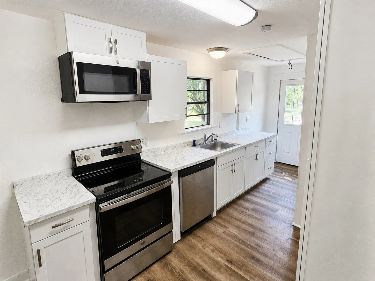 Single Family Residence For Rent in Franklin (TX) County , 122 Olive Street, Mount Vernon, Texas 75457, 2 Bedroom, 1 Bathroom, Garage spaces, 912 Sqft, built in 1960, mls#21403336, Real Estate Agent in Mount Vernon, Homes For Rent in Franklin (TX) county, Homes For Rent in Mount Vernon, Realtor in Mount Vernon Texas, Real Estate Brokerage Independent Realty Texas, Luminita Cordes Realtor
