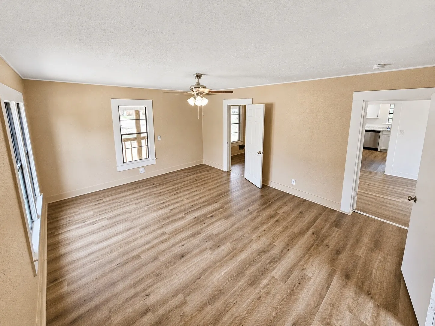 Single Family Residence For Rent in Franklin (TX) County , 122 Olive Street, Mount Vernon, Texas 75457, 2 Bedroom, 1 Bathroom, Garage spaces, 912 Sqft, built in 1960, mls#21403336, Real Estate Agent in Mount Vernon, Homes For Rent in Franklin (TX) county, Homes For Rent in Mount Vernon, Realtor in Mount Vernon Texas, Real Estate Brokerage Independent Realty Texas, Luminita Cordes Realtor