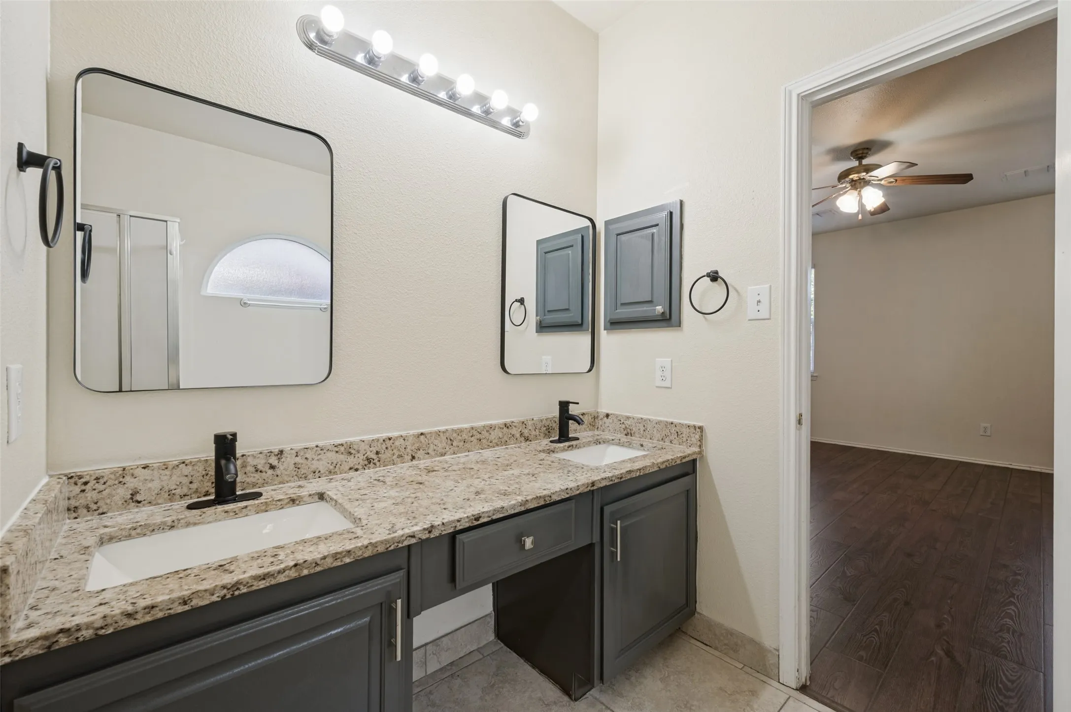 Single Family Residence For Rent in Denton County , 1905 Peppertree Drive, Little Elm, Texas 75068, 5 Bedroom, 3 Bathroom, 2 Garage spaces, 3,222 Sqft, built in 2002, mls#21403342, Real Estate Agent in Little Elm, Homes For Rent in Denton county, Homes For Rent in Little Elm, Realtor in Little Elm Texas, Real Estate Brokerage Independent Realty Texas, Luminita Cordes Realtor