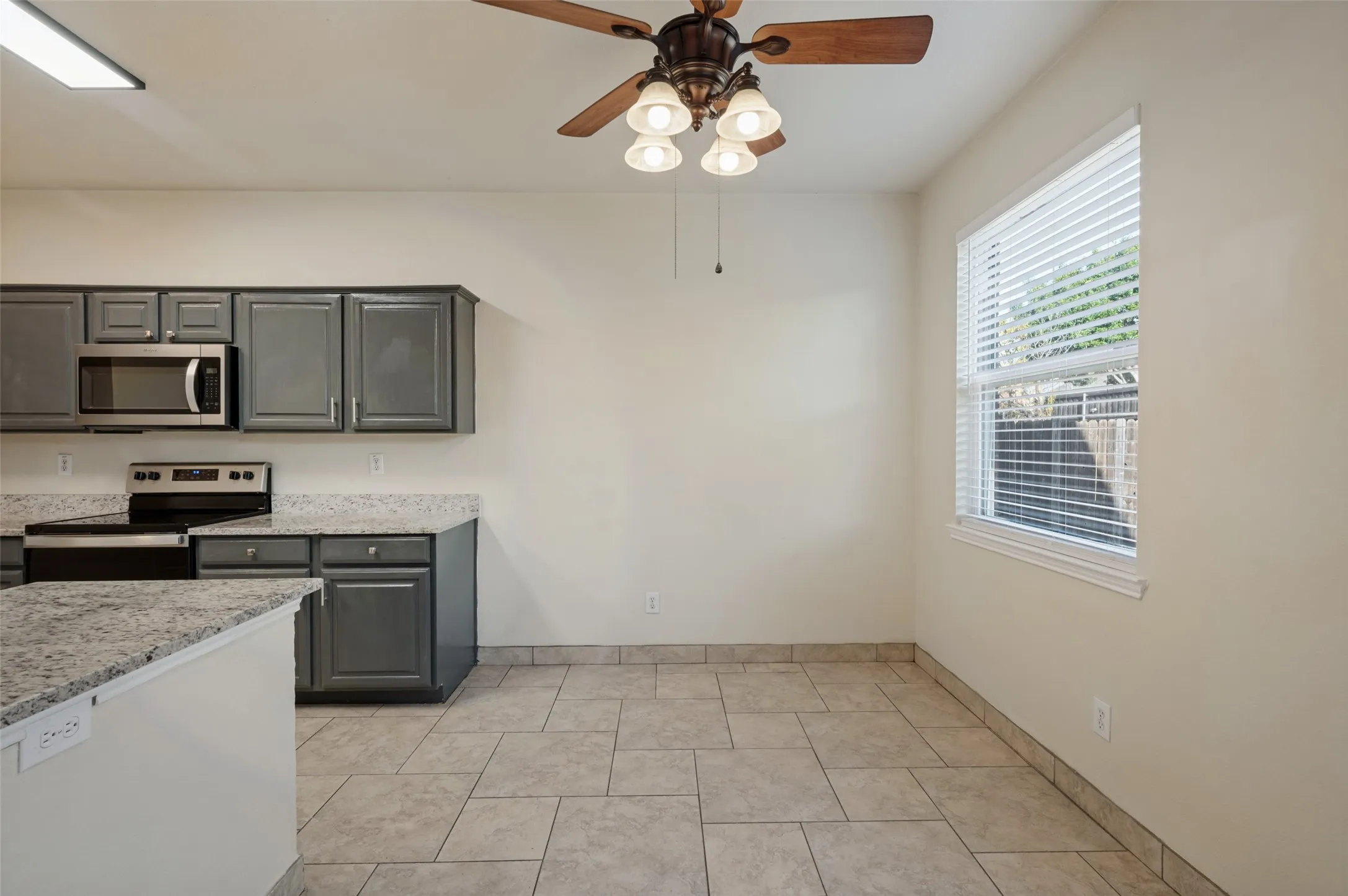 Single Family Residence For Rent in Denton County , 1905 Peppertree Drive, Little Elm, Texas 75068, 5 Bedroom, 3 Bathroom, 2 Garage spaces, 3,222 Sqft, built in 2002, mls#21403342, Real Estate Agent in Little Elm, Homes For Rent in Denton county, Homes For Rent in Little Elm, Realtor in Little Elm Texas, Real Estate Brokerage Independent Realty Texas, Luminita Cordes Realtor