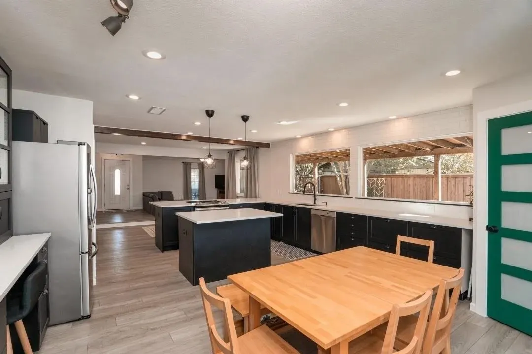 Single Family Residence For Rent in Dallas County , 2116 Oak Brook Drive, Richardson, Texas 75081, 4 Bedroom, 4 Bathroom, 2 Garage spaces, 2,084 Sqft, built in 1974, mls#21403026, Real Estate Agent in Richardson, Homes For Rent in Dallas county, Homes For Rent in Richardson, Realtor in Richardson Texas, Real Estate Brokerage Independent Realty Texas, Luminita Cordes Realtor