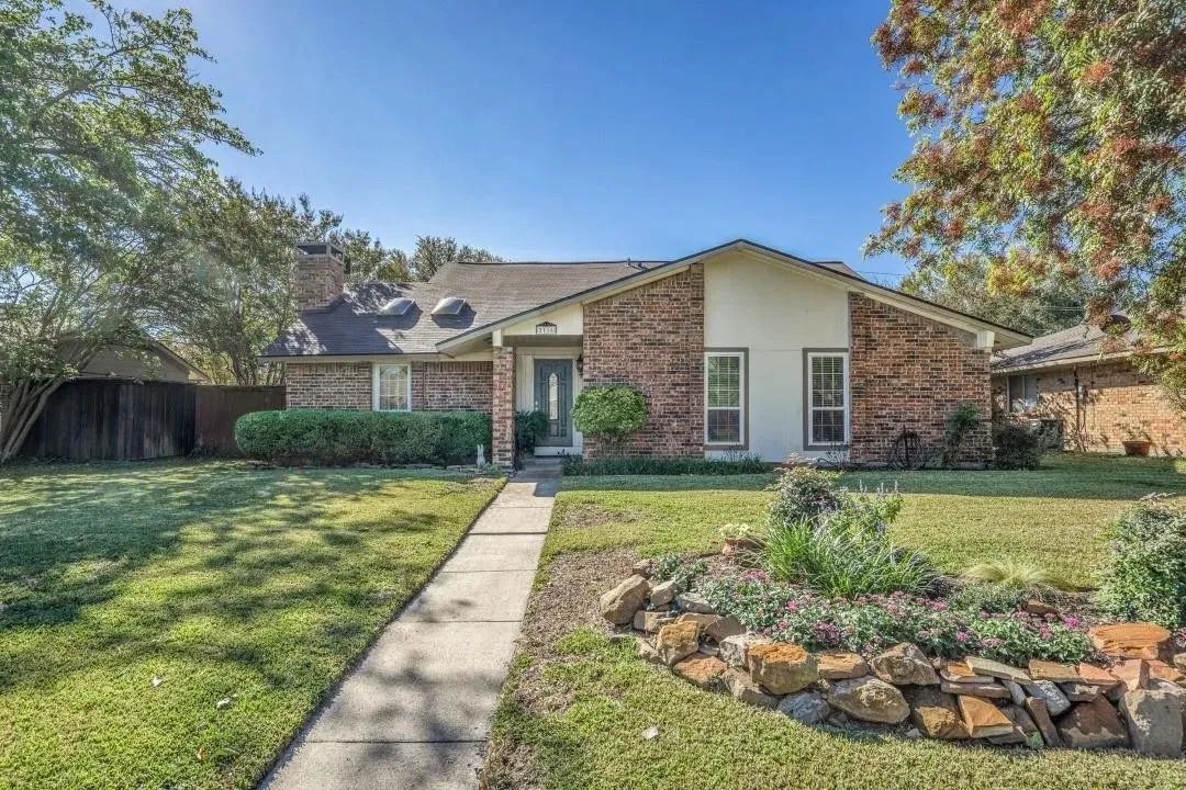 Single Family Residence For Rent in Dallas County , 2116 Oak Brook Drive, Richardson, Texas 75081, 4 Bedroom, 4 Bathroom, 2 Garage spaces, 2,084 Sqft, built in 1974, mls#21403026, Real Estate Agent in Richardson, Homes For Rent in Dallas county, Homes For Rent in Richardson, Realtor in Richardson Texas, Real Estate Brokerage Independent Realty Texas, Luminita Cordes Realtor