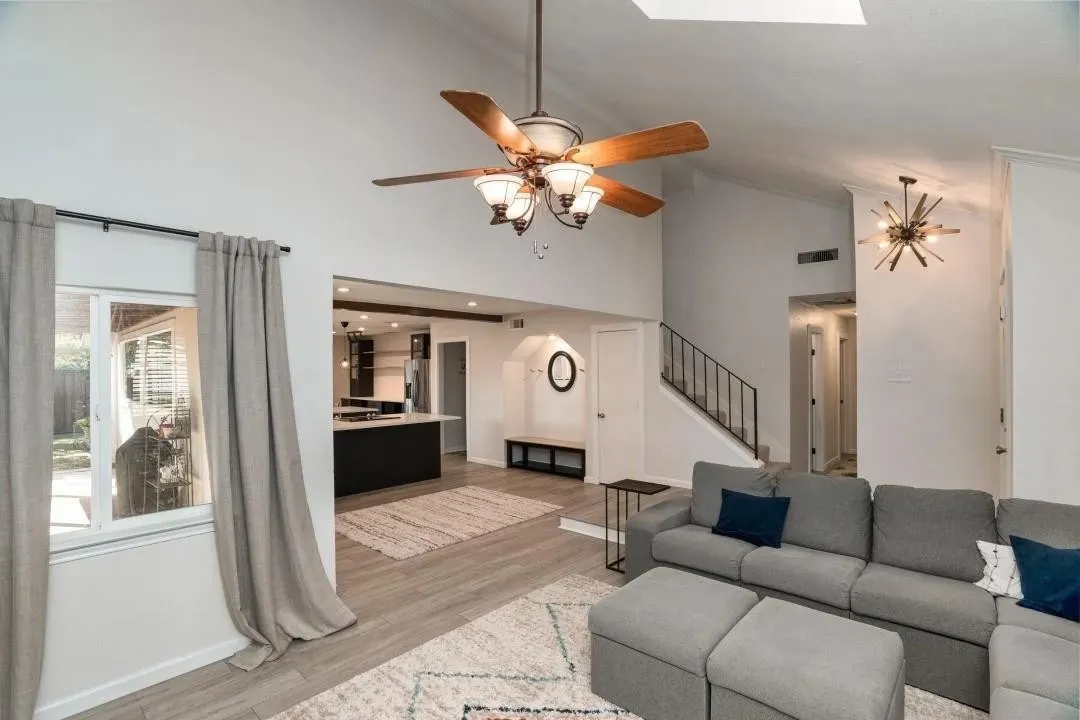 Single Family Residence For Rent in Dallas County , 2116 Oak Brook Drive, Richardson, Texas 75081, 4 Bedroom, 4 Bathroom, 2 Garage spaces, 2,084 Sqft, built in 1974, mls#21403026, Real Estate Agent in Richardson, Homes For Rent in Dallas county, Homes For Rent in Richardson, Realtor in Richardson Texas, Real Estate Brokerage Independent Realty Texas, Luminita Cordes Realtor