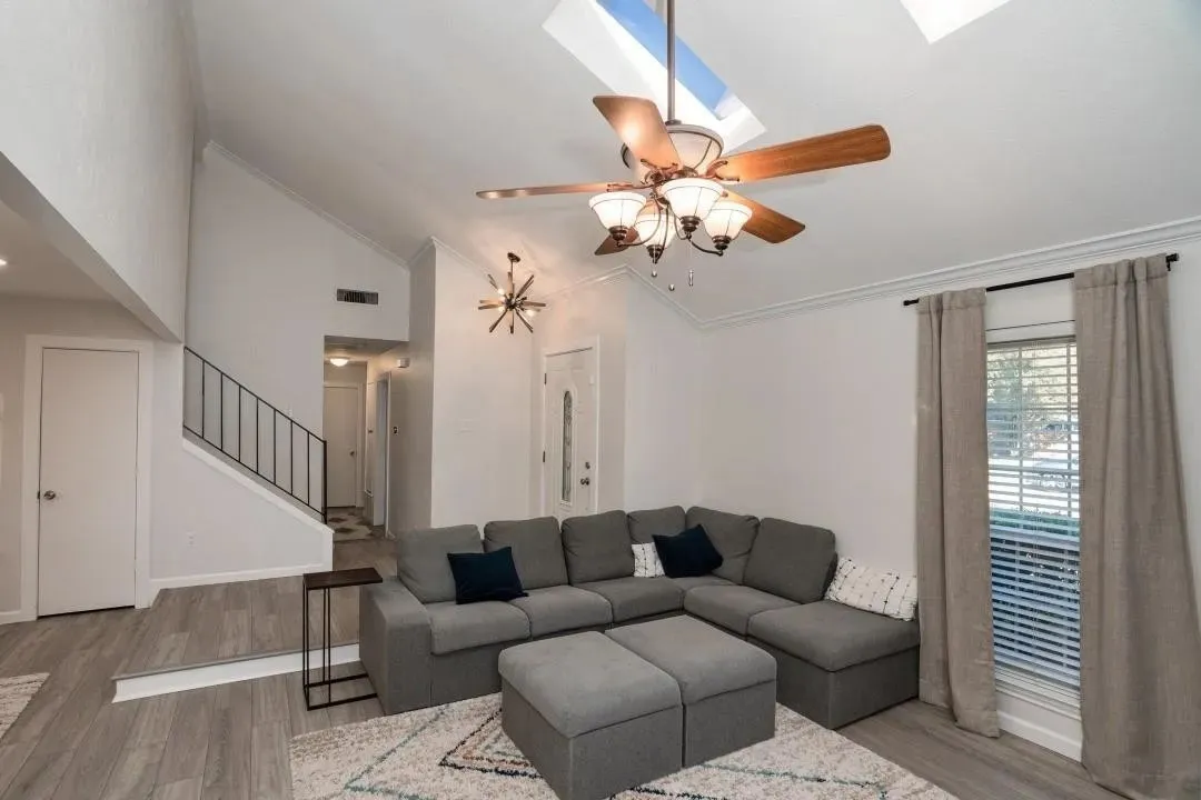 Single Family Residence For Rent in Dallas County , 2116 Oak Brook Drive, Richardson, Texas 75081, 4 Bedroom, 4 Bathroom, 2 Garage spaces, 2,084 Sqft, built in 1974, mls#21403026, Real Estate Agent in Richardson, Homes For Rent in Dallas county, Homes For Rent in Richardson, Realtor in Richardson Texas, Real Estate Brokerage Independent Realty Texas, Luminita Cordes Realtor