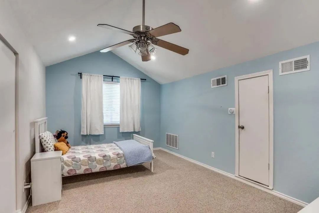 Single Family Residence For Rent in Dallas County , 2116 Oak Brook Drive, Richardson, Texas 75081, 4 Bedroom, 4 Bathroom, 2 Garage spaces, 2,084 Sqft, built in 1974, mls#21403026, Real Estate Agent in Richardson, Homes For Rent in Dallas county, Homes For Rent in Richardson, Realtor in Richardson Texas, Real Estate Brokerage Independent Realty Texas, Luminita Cordes Realtor