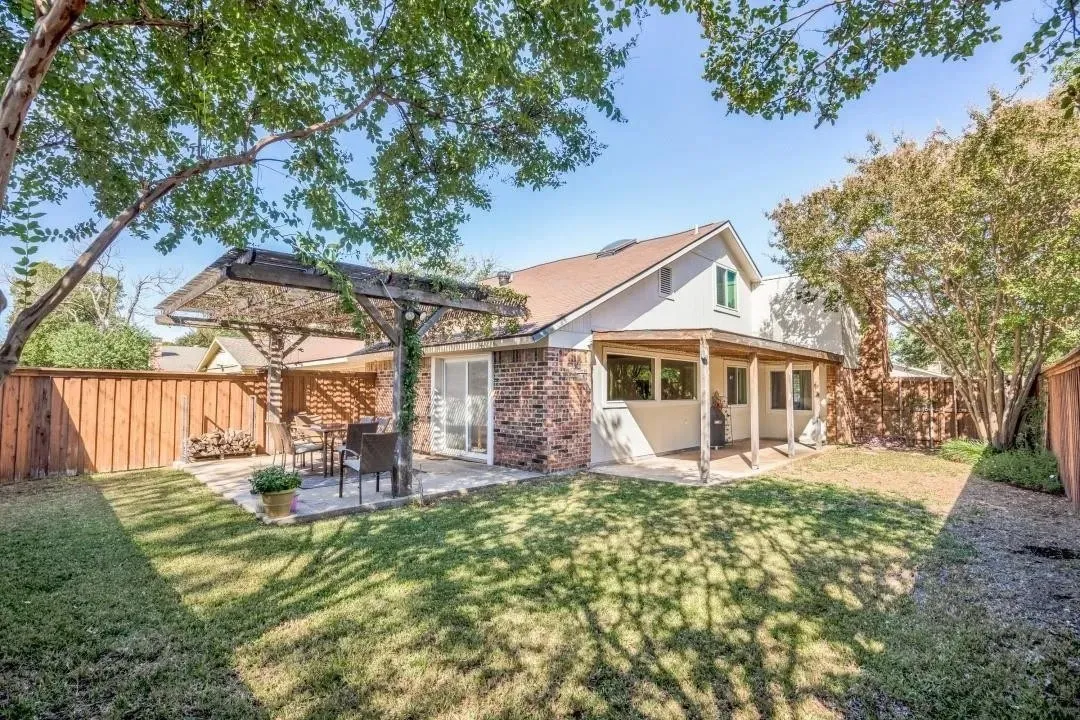 Single Family Residence For Rent in Dallas County , 2116 Oak Brook Drive, Richardson, Texas 75081, 4 Bedroom, 4 Bathroom, 2 Garage spaces, 2,084 Sqft, built in 1974, mls#21403026, Real Estate Agent in Richardson, Homes For Rent in Dallas county, Homes For Rent in Richardson, Realtor in Richardson Texas, Real Estate Brokerage Independent Realty Texas, Luminita Cordes Realtor