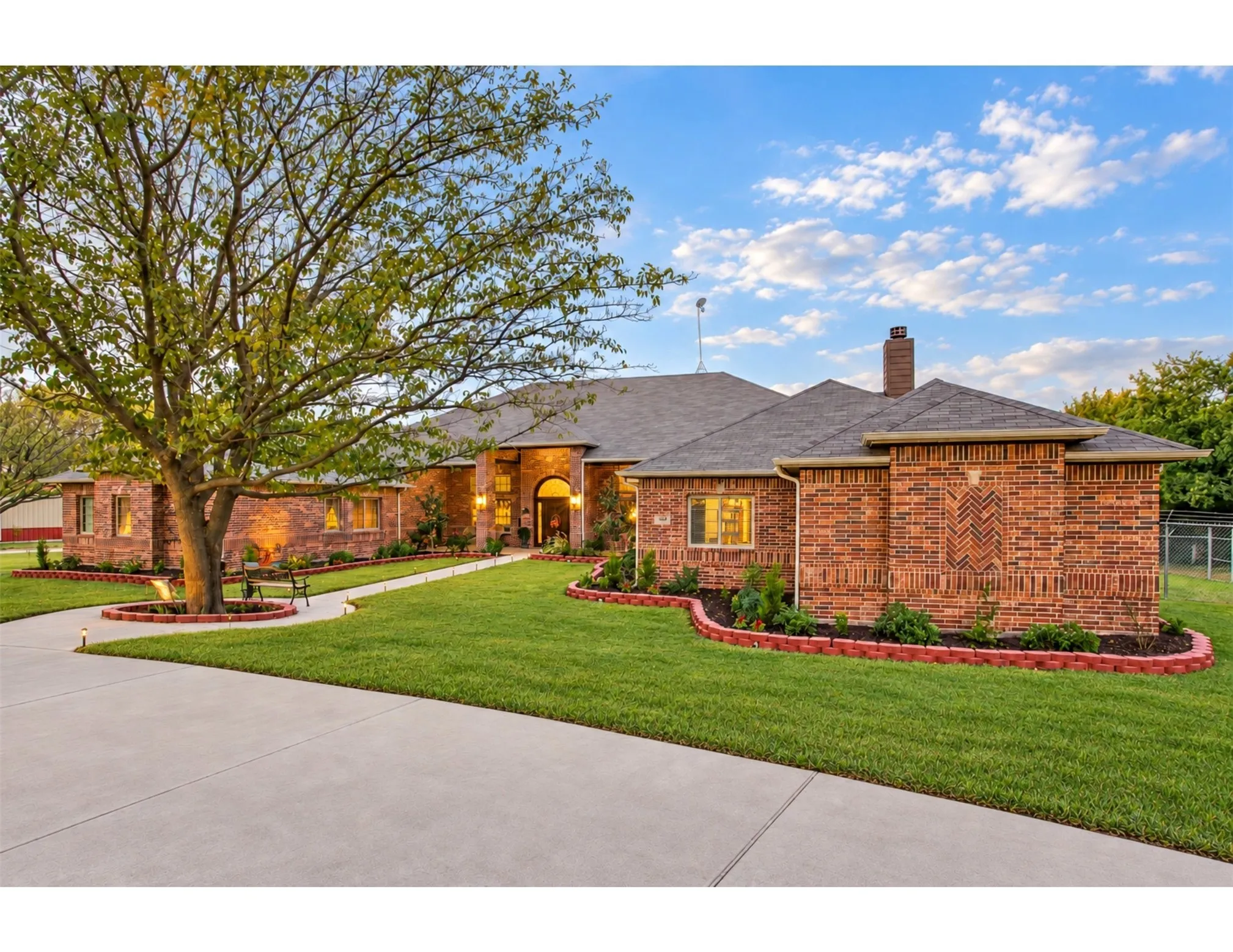 Single Family Residence For Sale in Grayson County , 636 Possom Trot Hollow Road, Whitewright, Texas 75491, 10 Bedroom, 7 Bathroom, 3 Garage spaces, 6,360 Sqft, built in 2014, mls#21403346, Real Estate Agent in Whitewright, Homes For Sale in Grayson county, Homes For Sale in Whitewright, Realtor in Whitewright Texas, Real Estate Brokerage Independent Realty Texas, Luminita Cordes Realtor