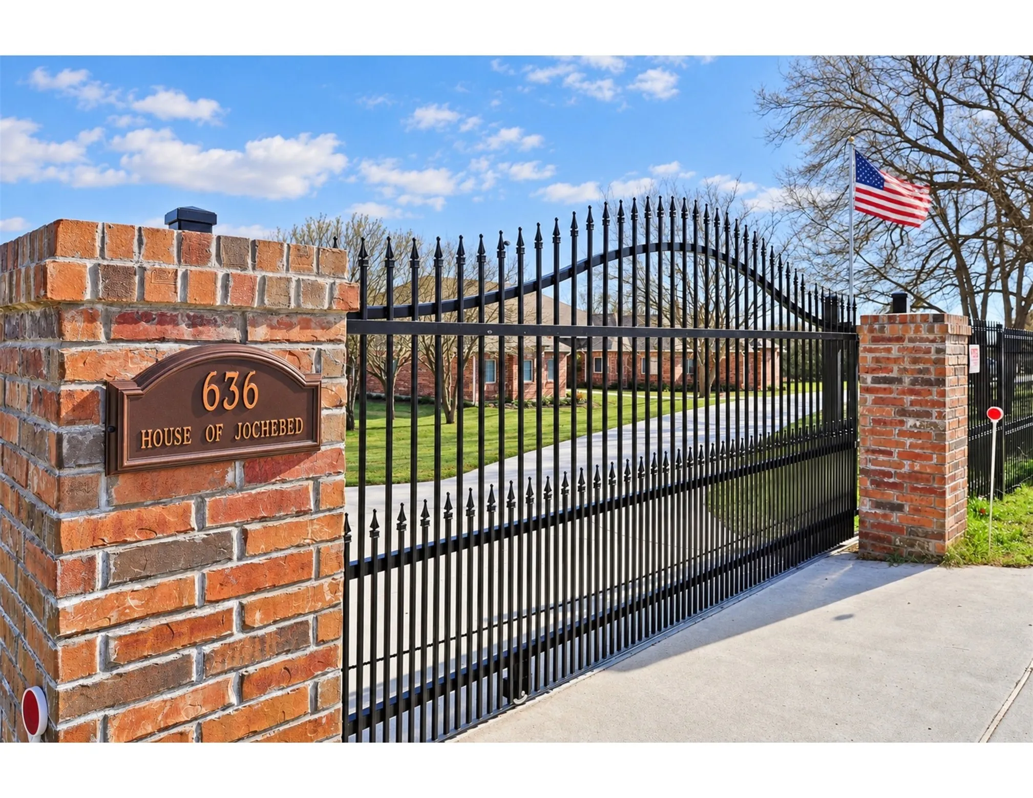 Single Family Residence For Sale in Grayson County , 636 Possom Trot Hollow Road, Whitewright, Texas 75491, 10 Bedroom, 7 Bathroom, 3 Garage spaces, 6,360 Sqft, built in 2014, mls#21403346, Real Estate Agent in Whitewright, Homes For Sale in Grayson county, Homes For Sale in Whitewright, Realtor in Whitewright Texas, Real Estate Brokerage Independent Realty Texas, Luminita Cordes Realtor