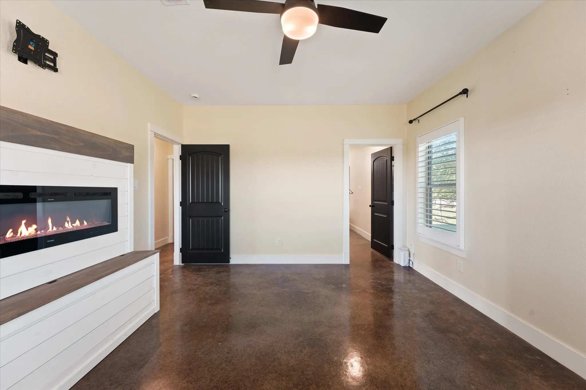 Single Family Residence For Sale in Montague County , 1458 Jim Harry Loop, Sunset, Texas 76270, 3 Bedroom, 4 Bathroom, 4 Garage spaces, 1,878 Sqft, built in 2019, mls#21403347, Real Estate Agent in Sunset, Homes For Sale in Montague county, Homes For Sale in Sunset, Realtor in Sunset Texas, Real Estate Brokerage Independent Realty Texas, Luminita Cordes Realtor