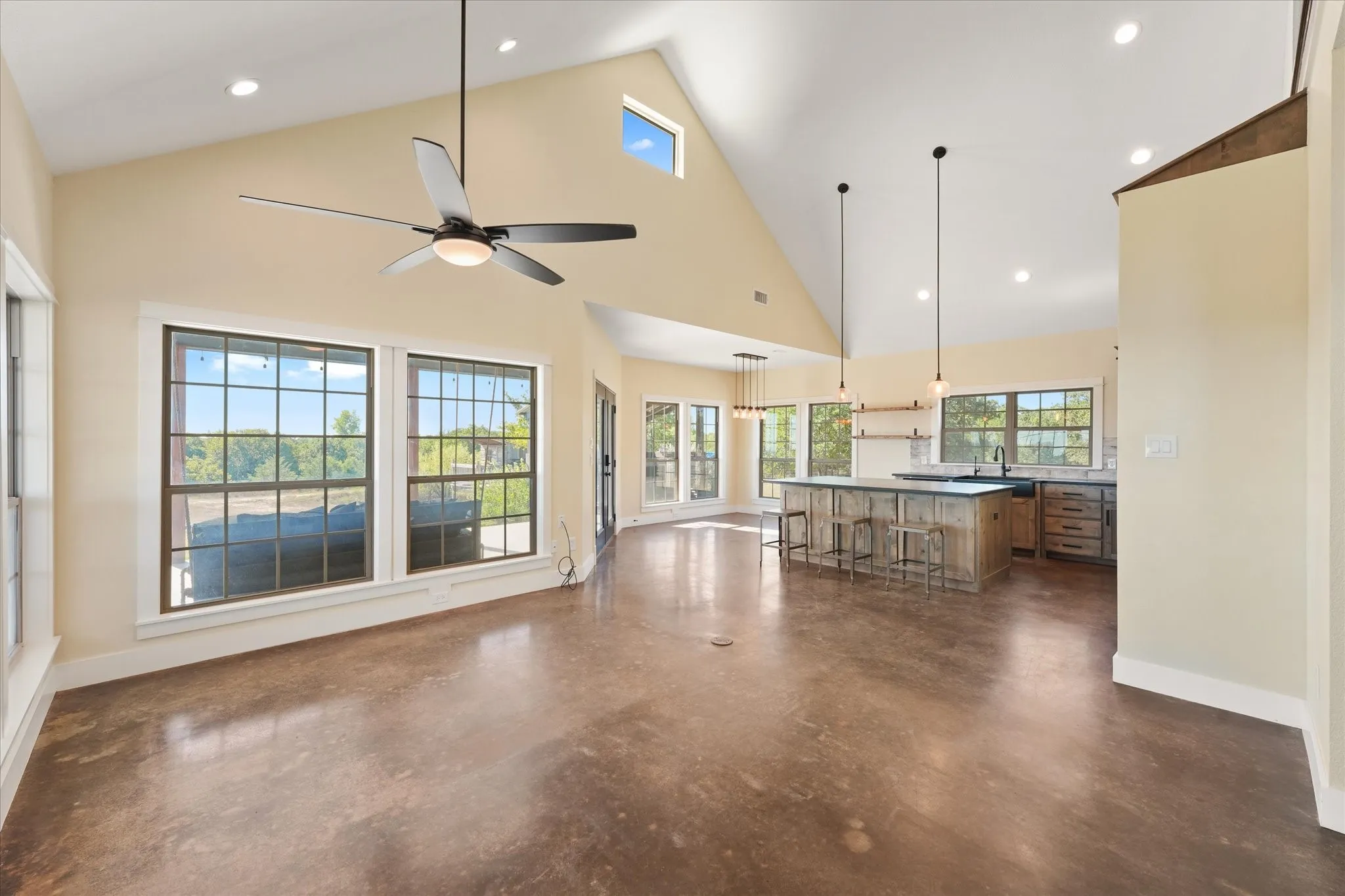 Single Family Residence For Sale in Montague County , 1458 Jim Harry Loop, Sunset, Texas 76270, 3 Bedroom, 4 Bathroom, 4 Garage spaces, 1,878 Sqft, built in 2019, mls#21403347, Real Estate Agent in Sunset, Homes For Sale in Montague county, Homes For Sale in Sunset, Realtor in Sunset Texas, Real Estate Brokerage Independent Realty Texas, Luminita Cordes Realtor