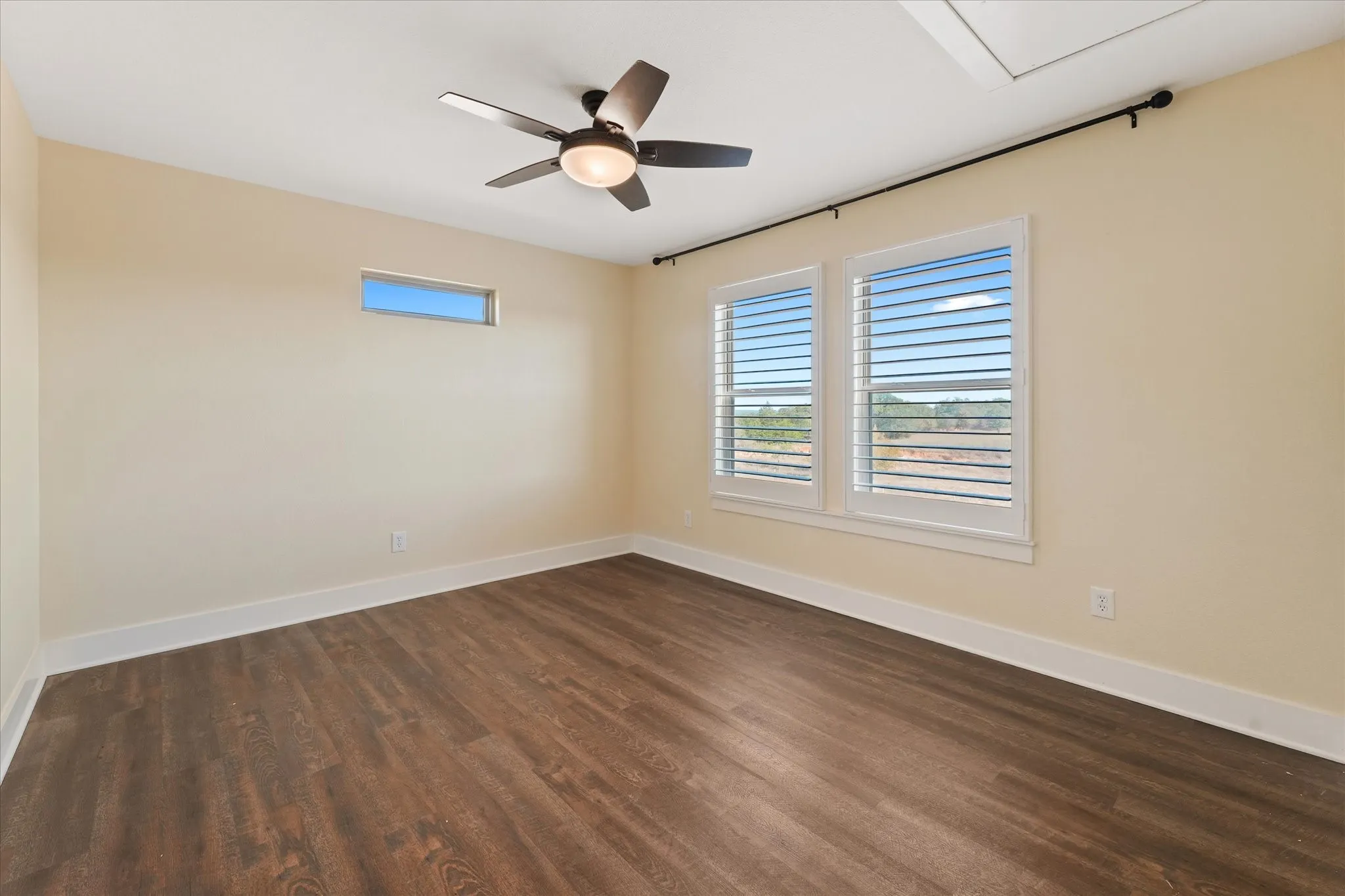 Single Family Residence For Sale in Montague County , 1458 Jim Harry Loop, Sunset, Texas 76270, 3 Bedroom, 4 Bathroom, 4 Garage spaces, 1,878 Sqft, built in 2019, mls#21403347, Real Estate Agent in Sunset, Homes For Sale in Montague county, Homes For Sale in Sunset, Realtor in Sunset Texas, Real Estate Brokerage Independent Realty Texas, Luminita Cordes Realtor
