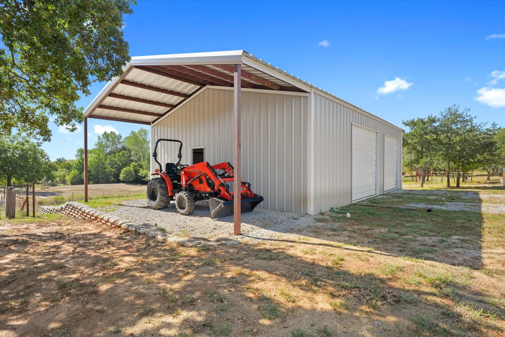 Single Family Residence For Sale in Montague County , 1458 Jim Harry Loop, Sunset, Texas 76270, 3 Bedroom, 4 Bathroom, 4 Garage spaces, 1,878 Sqft, built in 2019, mls#21403347, Real Estate Agent in Sunset, Homes For Sale in Montague county, Homes For Sale in Sunset, Realtor in Sunset Texas, Real Estate Brokerage Independent Realty Texas, Luminita Cordes Realtor