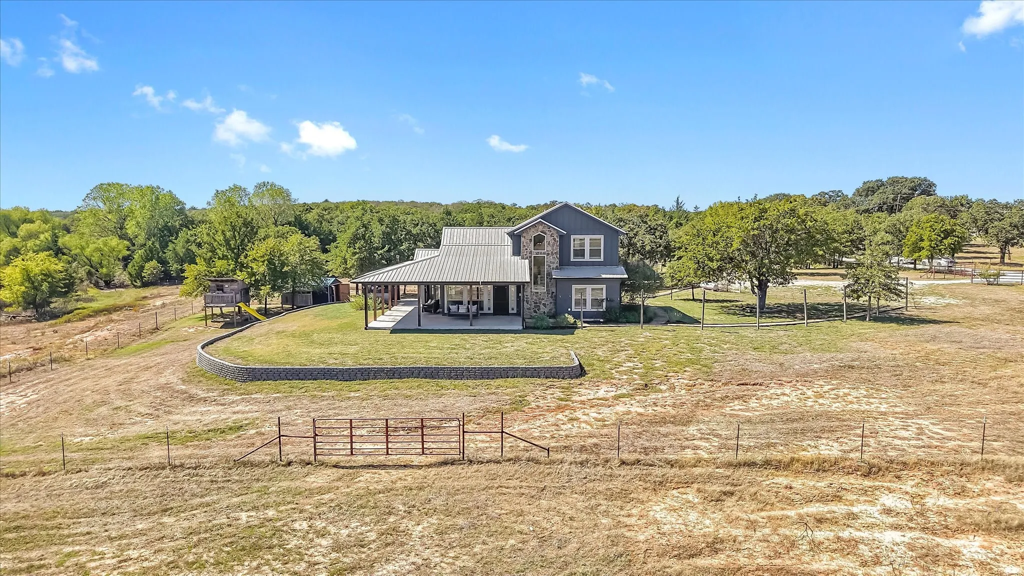 Single Family Residence For Sale in Montague County , 1458 Jim Harry Loop, Sunset, Texas 76270, 3 Bedroom, 4 Bathroom, 4 Garage spaces, 1,878 Sqft, built in 2019, mls#21403347, Real Estate Agent in Sunset, Homes For Sale in Montague county, Homes For Sale in Sunset, Realtor in Sunset Texas, Real Estate Brokerage Independent Realty Texas, Luminita Cordes Realtor