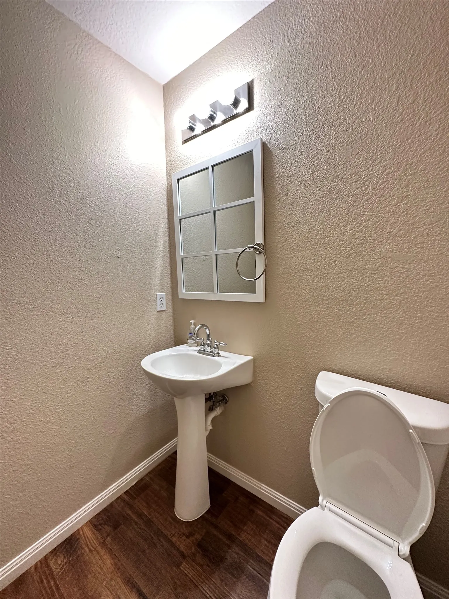 Single Family Residence For Rent in Collin County , 2013 Helmoken Falls Drive, Anna, Texas 75409, 4 Bedroom, 3 Bathroom, Garage spaces, 2,696 Sqft, built in 2005, mls#21403354, Real Estate Agent in Anna, Homes For Rent in Collin county, Homes For Rent in Anna, Realtor in Anna Texas, Real Estate Brokerage Independent Realty Texas, Luminita Cordes Realtor