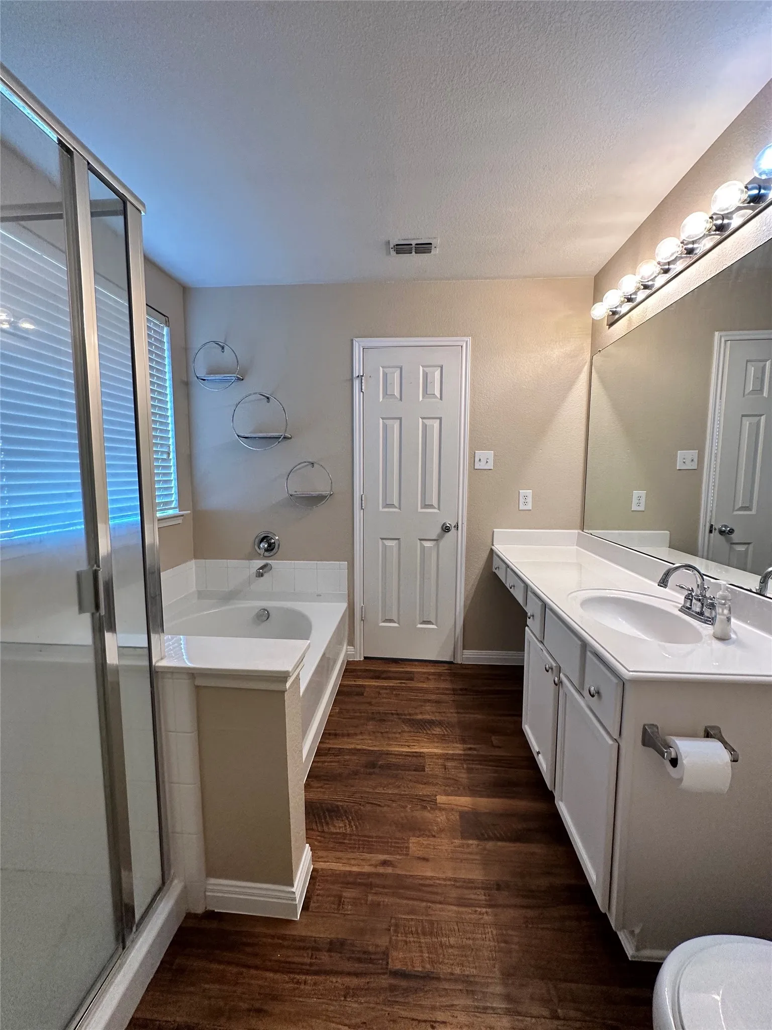 Single Family Residence For Rent in Collin County , 2013 Helmoken Falls Drive, Anna, Texas 75409, 4 Bedroom, 3 Bathroom, Garage spaces, 2,696 Sqft, built in 2005, mls#21403354, Real Estate Agent in Anna, Homes For Rent in Collin county, Homes For Rent in Anna, Realtor in Anna Texas, Real Estate Brokerage Independent Realty Texas, Luminita Cordes Realtor