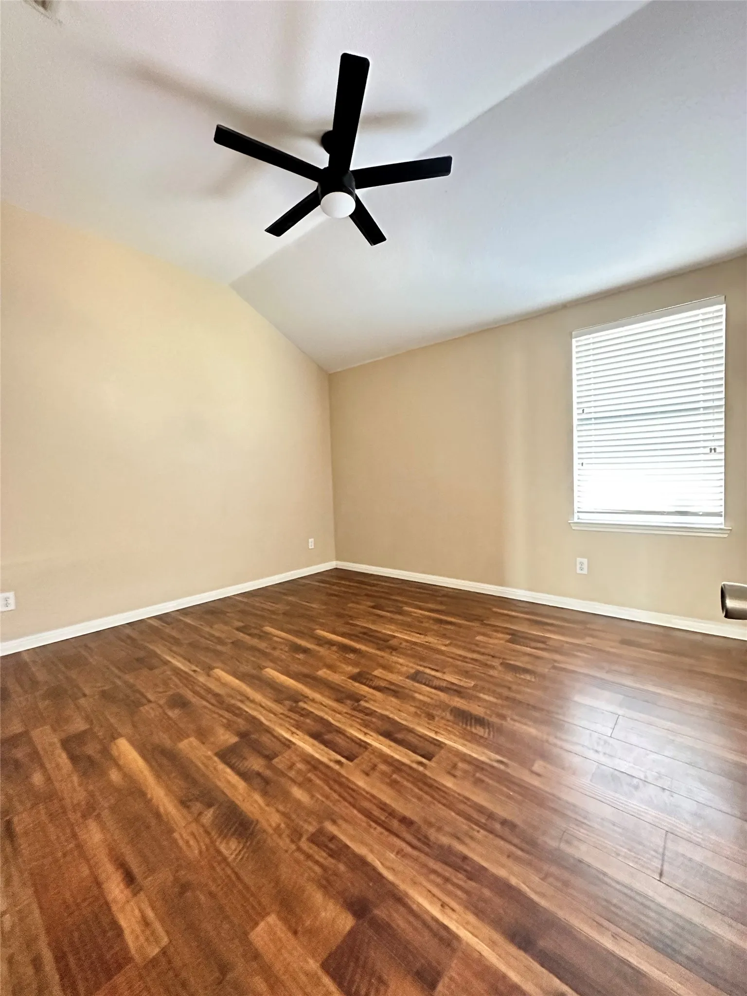 Single Family Residence For Rent in Collin County , 2013 Helmoken Falls Drive, Anna, Texas 75409, 4 Bedroom, 3 Bathroom, Garage spaces, 2,696 Sqft, built in 2005, mls#21403354, Real Estate Agent in Anna, Homes For Rent in Collin county, Homes For Rent in Anna, Realtor in Anna Texas, Real Estate Brokerage Independent Realty Texas, Luminita Cordes Realtor