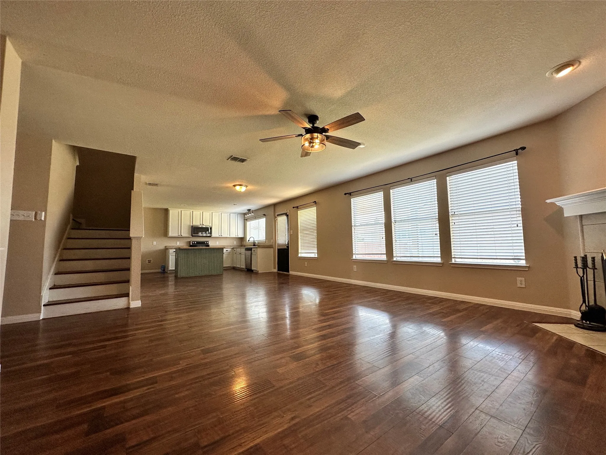 Single Family Residence For Rent in Collin County , 2013 Helmoken Falls Drive, Anna, Texas 75409, 4 Bedroom, 3 Bathroom, Garage spaces, 2,696 Sqft, built in 2005, mls#21403354, Real Estate Agent in Anna, Homes For Rent in Collin county, Homes For Rent in Anna, Realtor in Anna Texas, Real Estate Brokerage Independent Realty Texas, Luminita Cordes Realtor