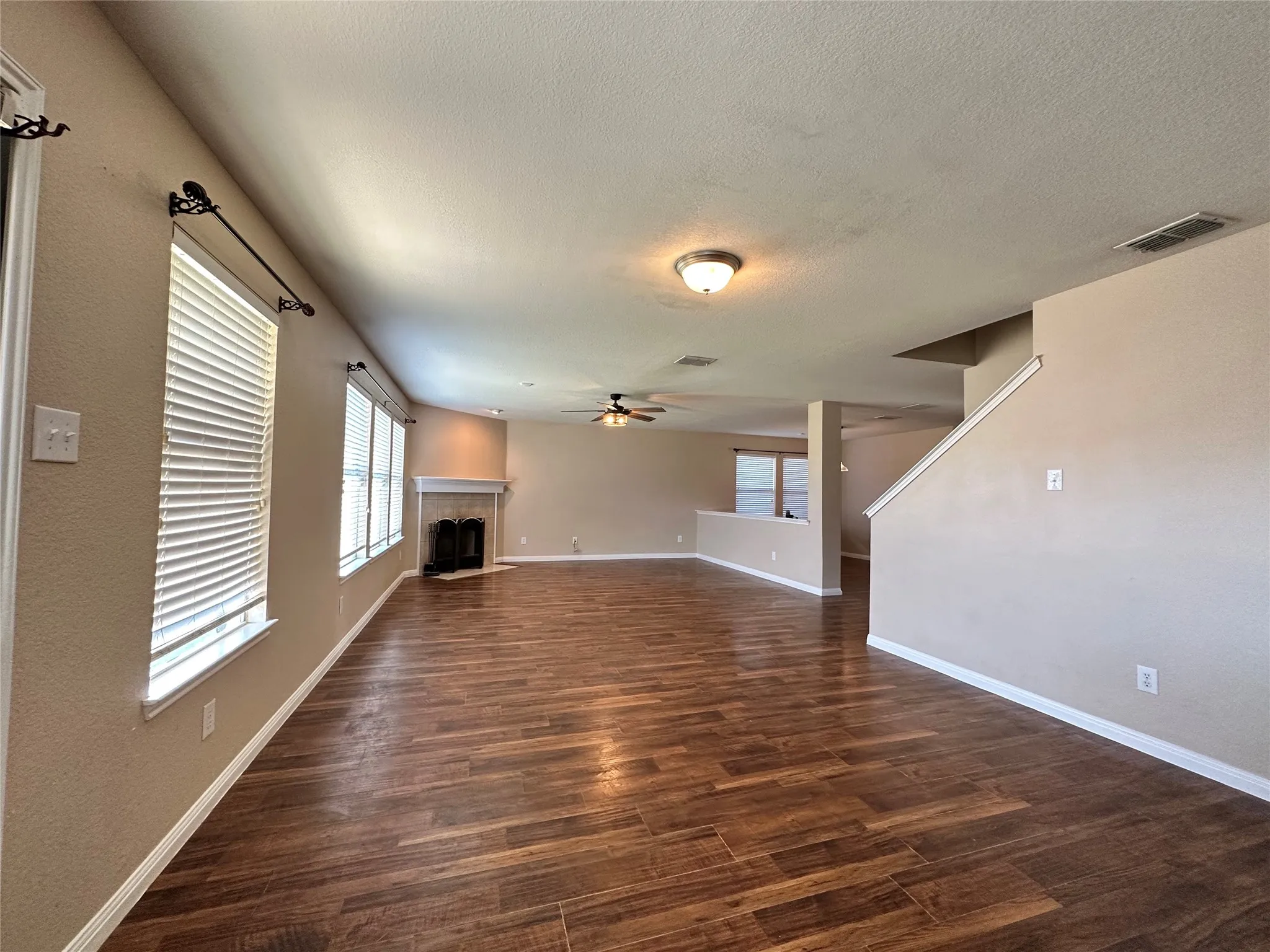 Single Family Residence For Rent in Collin County , 2013 Helmoken Falls Drive, Anna, Texas 75409, 4 Bedroom, 3 Bathroom, Garage spaces, 2,696 Sqft, built in 2005, mls#21403354, Real Estate Agent in Anna, Homes For Rent in Collin county, Homes For Rent in Anna, Realtor in Anna Texas, Real Estate Brokerage Independent Realty Texas, Luminita Cordes Realtor