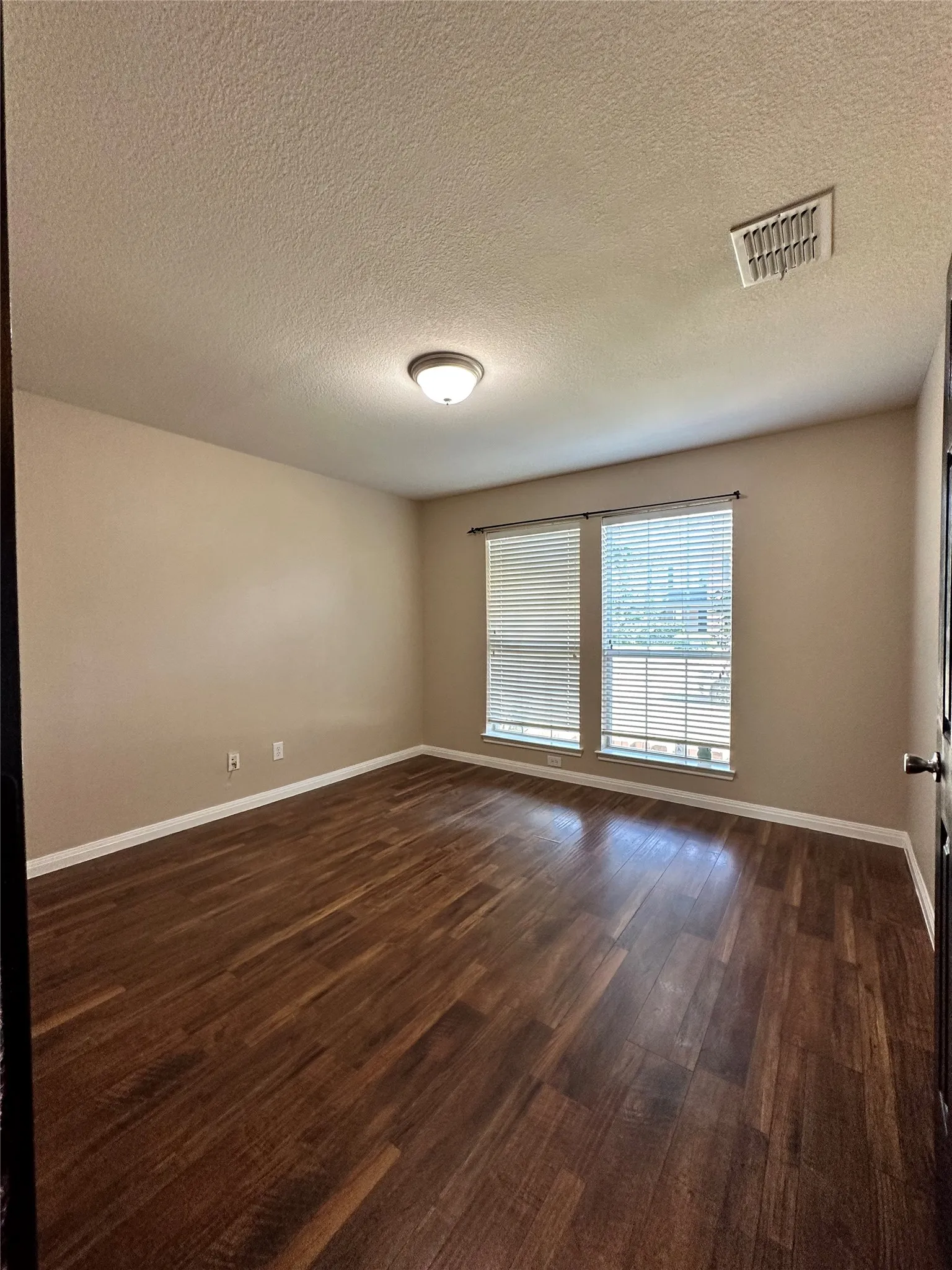 Single Family Residence For Rent in Collin County , 2013 Helmoken Falls Drive, Anna, Texas 75409, 4 Bedroom, 3 Bathroom, Garage spaces, 2,696 Sqft, built in 2005, mls#21403354, Real Estate Agent in Anna, Homes For Rent in Collin county, Homes For Rent in Anna, Realtor in Anna Texas, Real Estate Brokerage Independent Realty Texas, Luminita Cordes Realtor