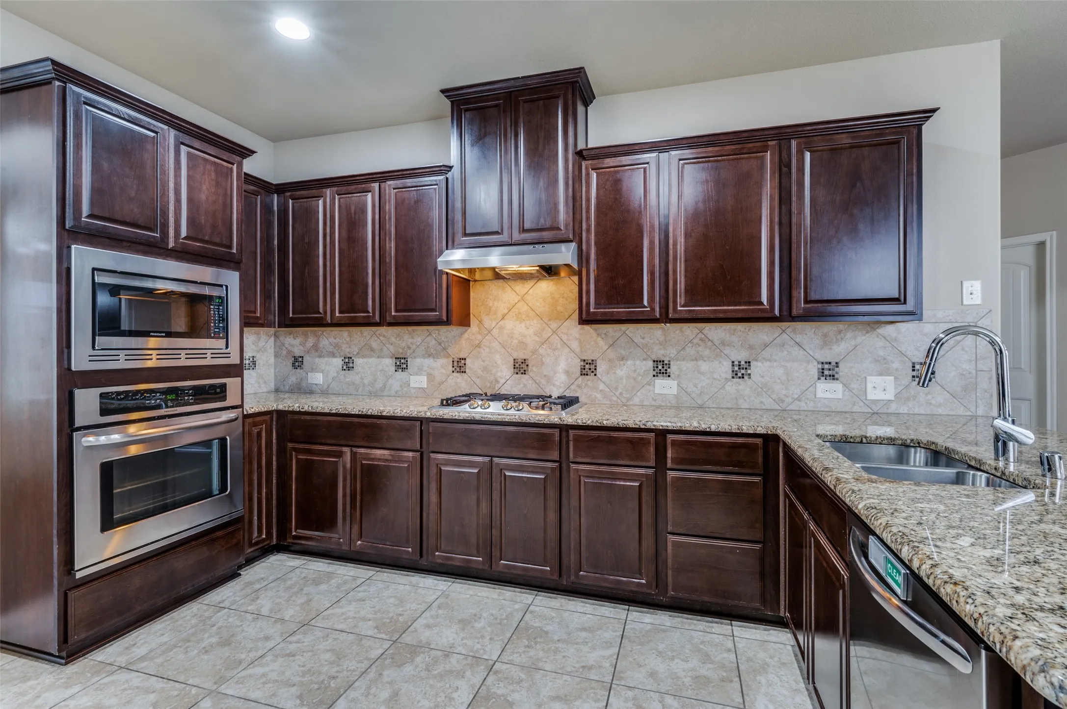 Single Family Residence For Rent in Collin County , 200 Mount Olive Avenue, Mc Kinney, Texas 75072, 4 Bedroom, 4 Bathroom, 2 Garage spaces, 3,066 Sqft, built in 2016, mls#21403352, Real Estate Agent in Mc Kinney, Homes For Rent in Collin county, Homes For Rent in Mc Kinney, Realtor in Mc Kinney Texas, Real Estate Brokerage Independent Realty Texas, Luminita Cordes Realtor